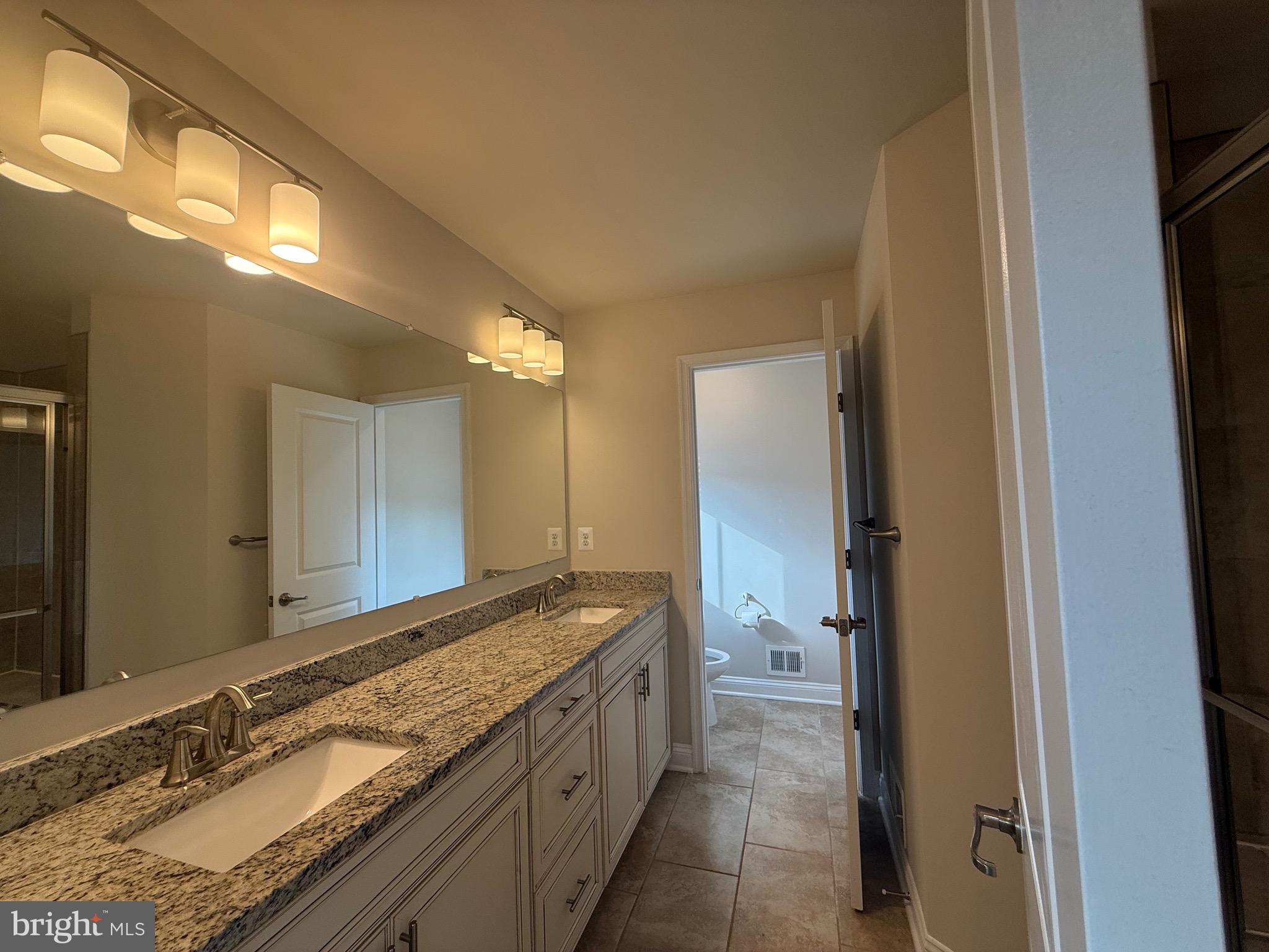 OXFORD SQUARE - Residential