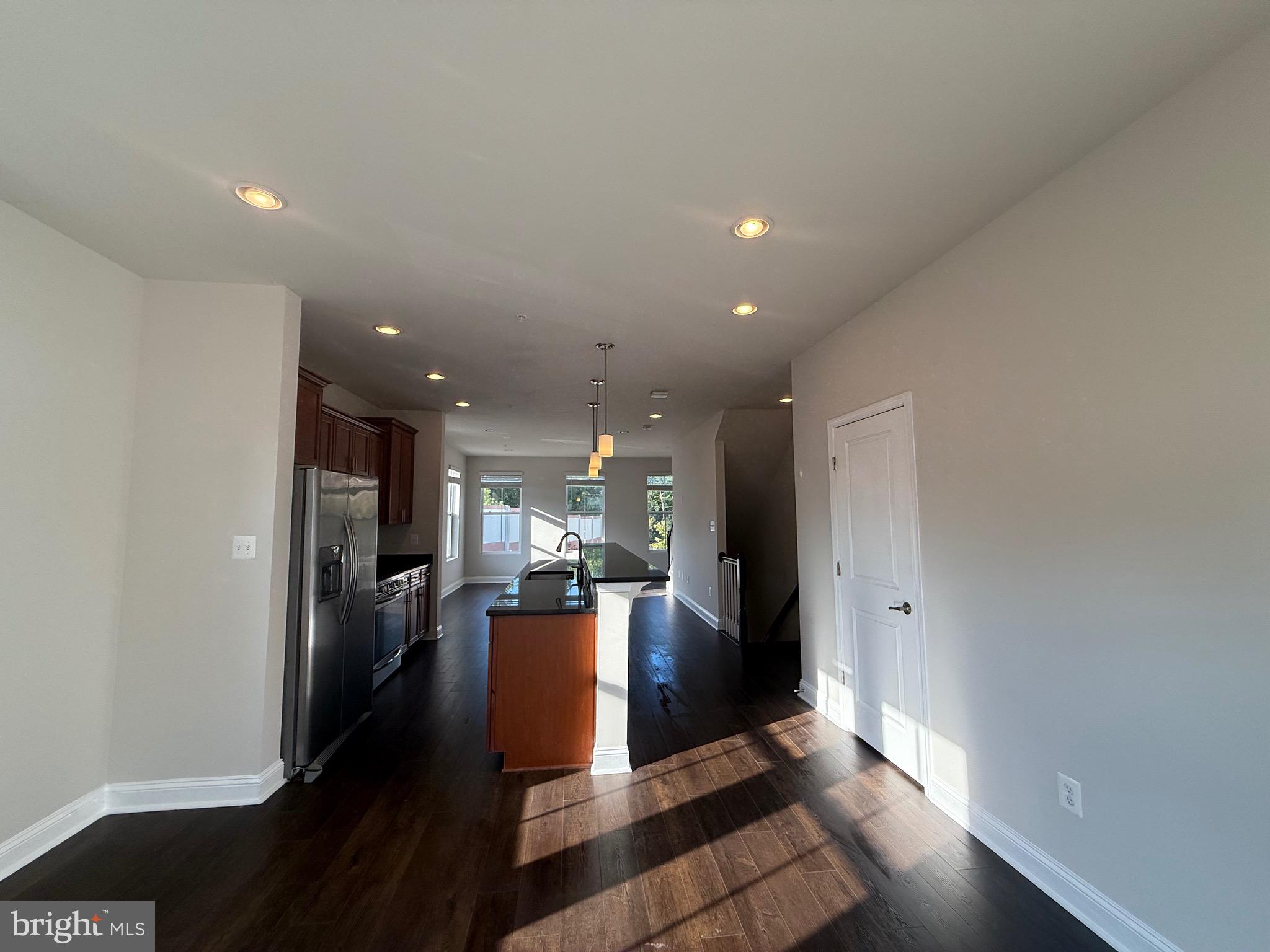 OXFORD SQUARE - Residential