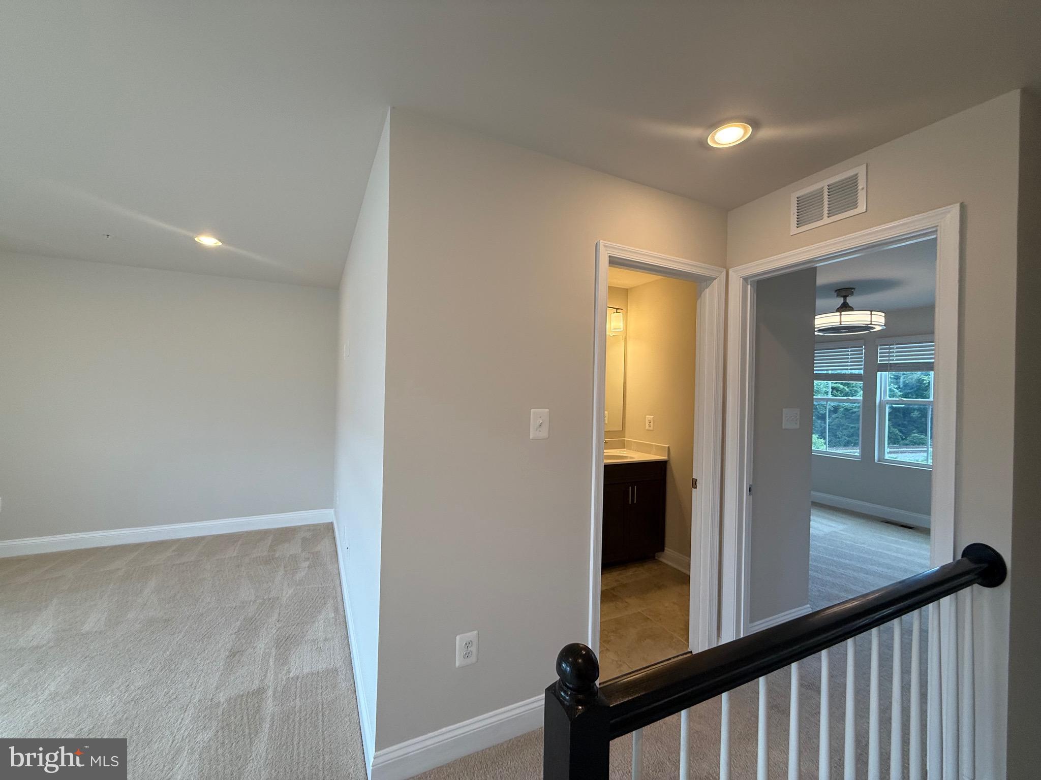 OXFORD SQUARE - Residential