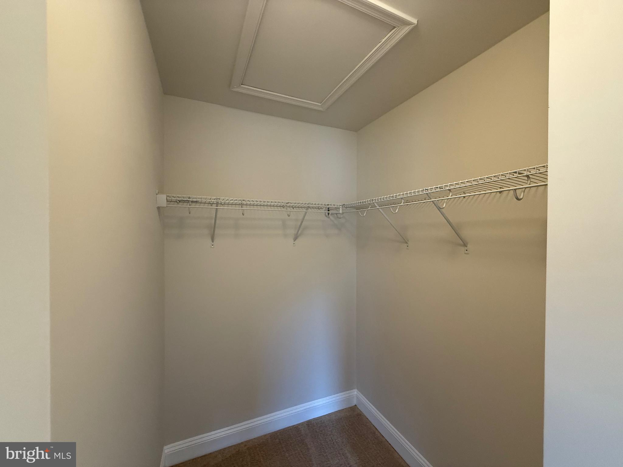 OXFORD SQUARE - Residential