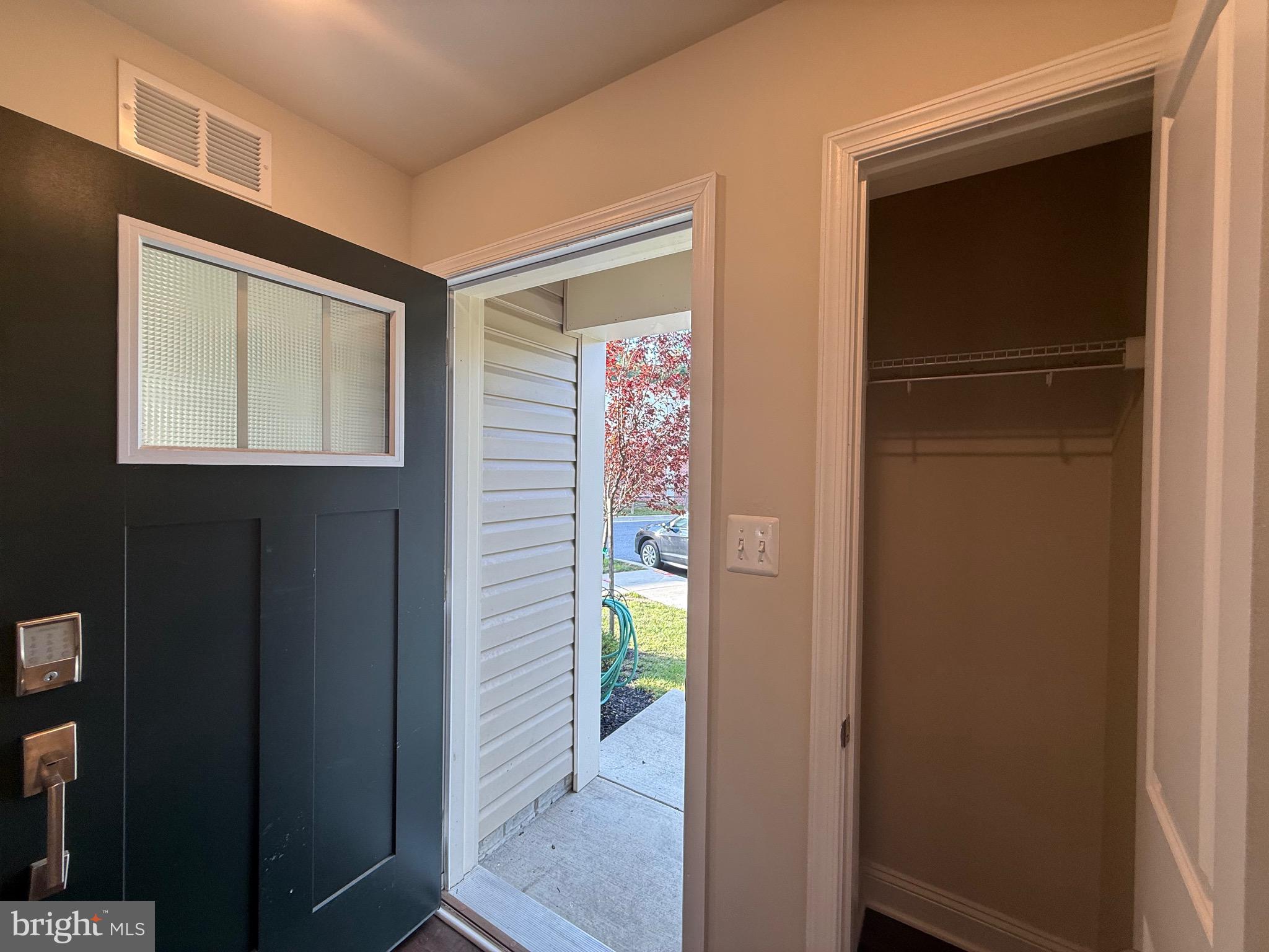 OXFORD SQUARE - Residential