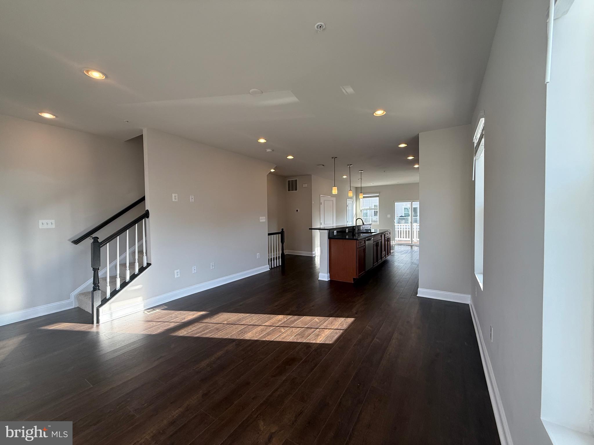 OXFORD SQUARE - Residential