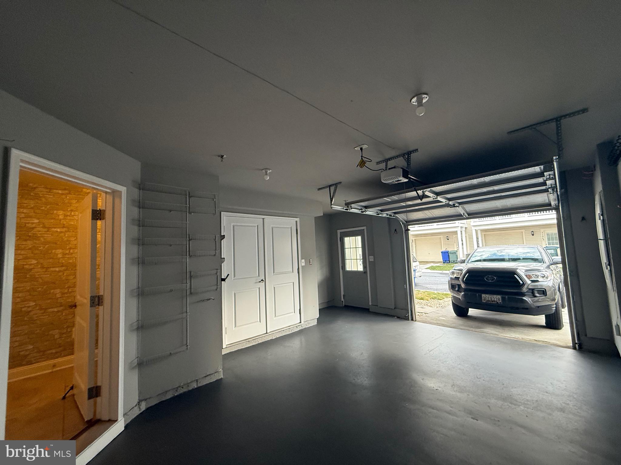 OXFORD SQUARE - Residential