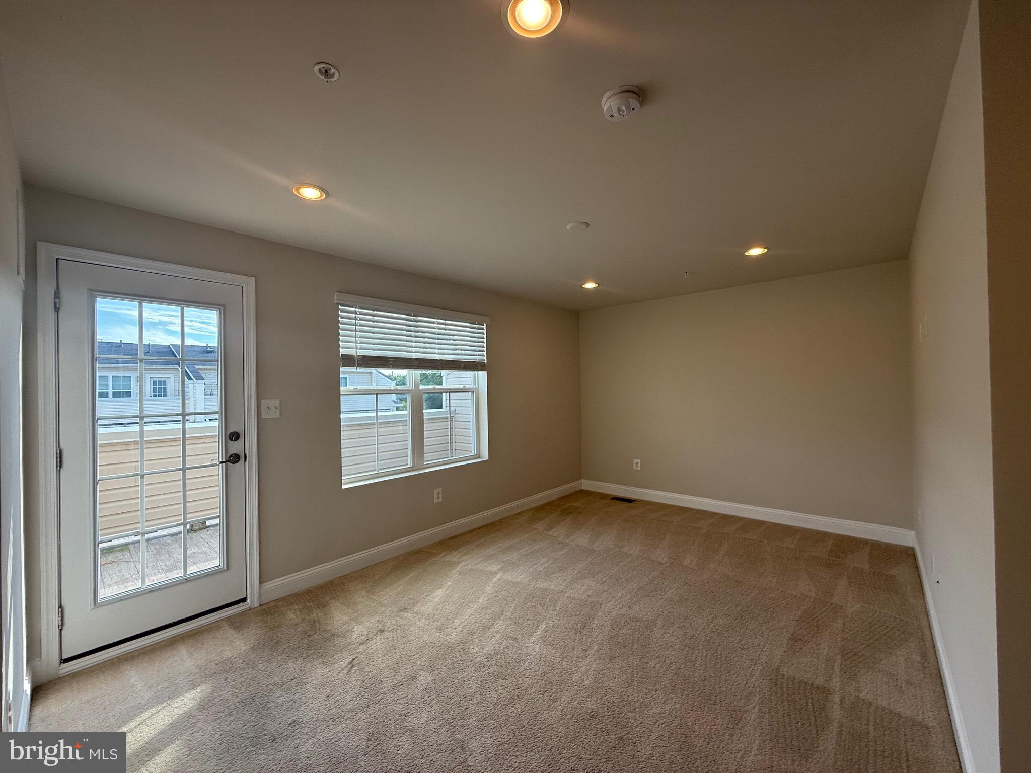 OXFORD SQUARE - Residential