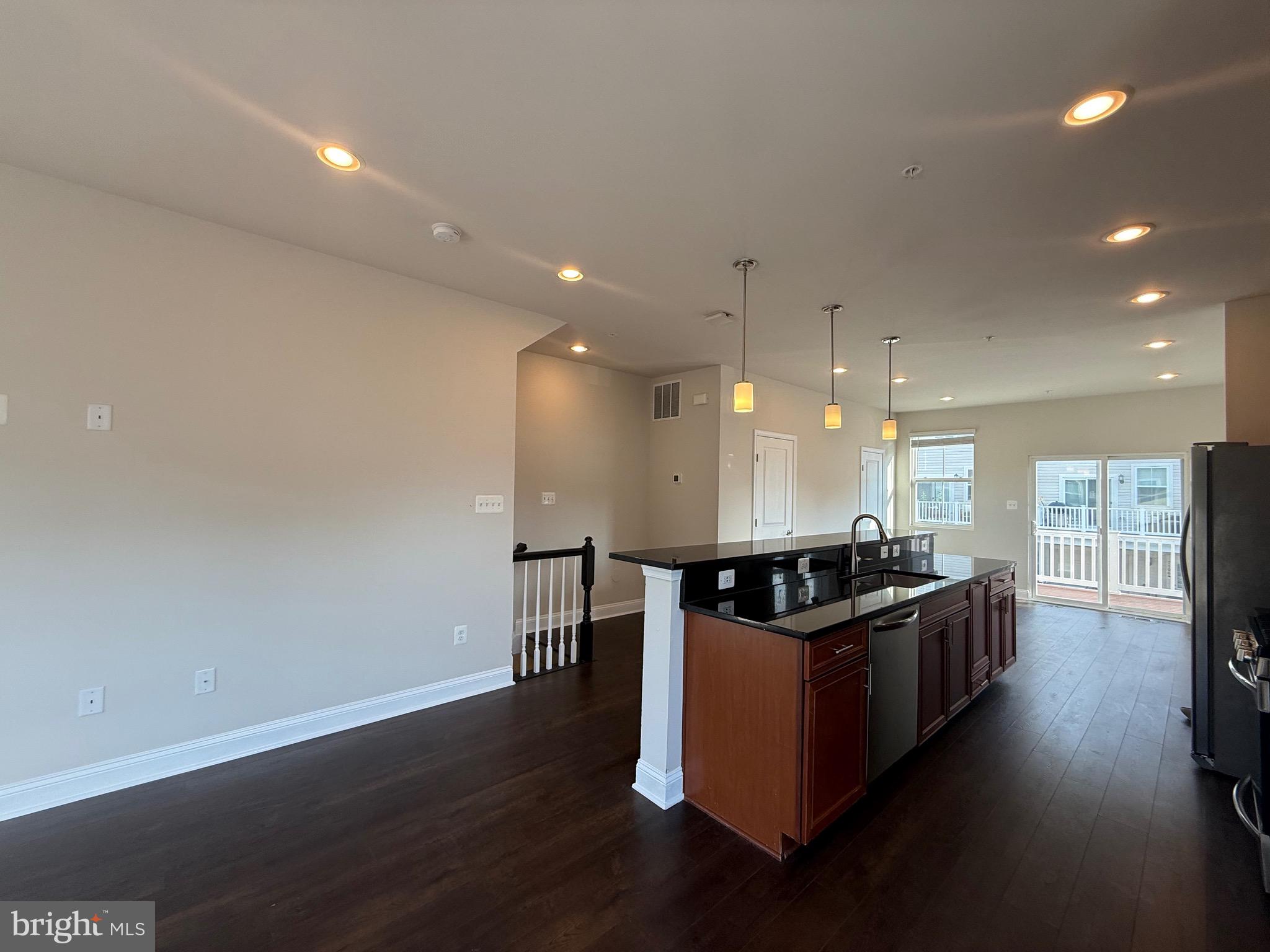 OXFORD SQUARE - Residential