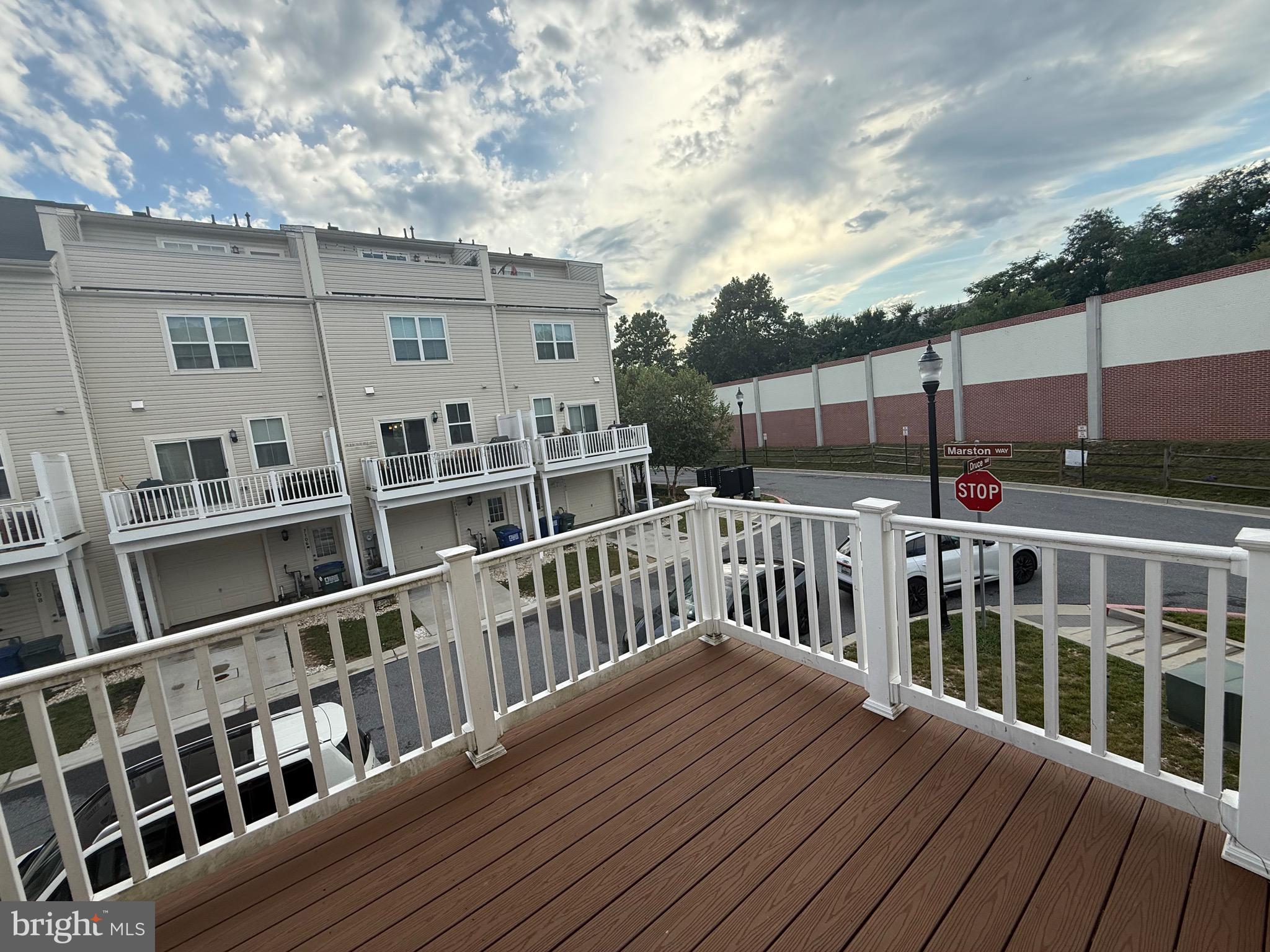 OXFORD SQUARE - Residential