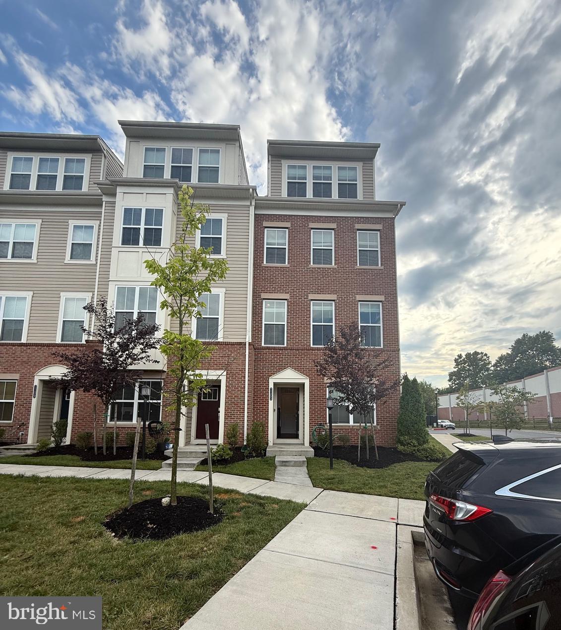 OXFORD SQUARE - Residential