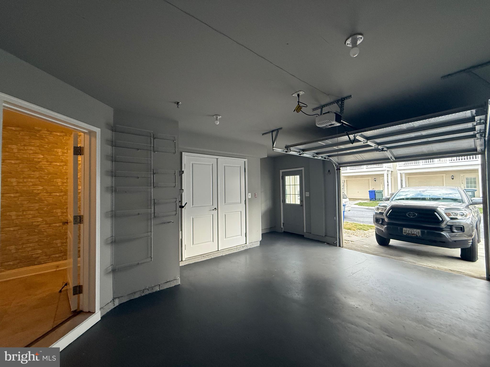 OXFORD SQUARE - Residential