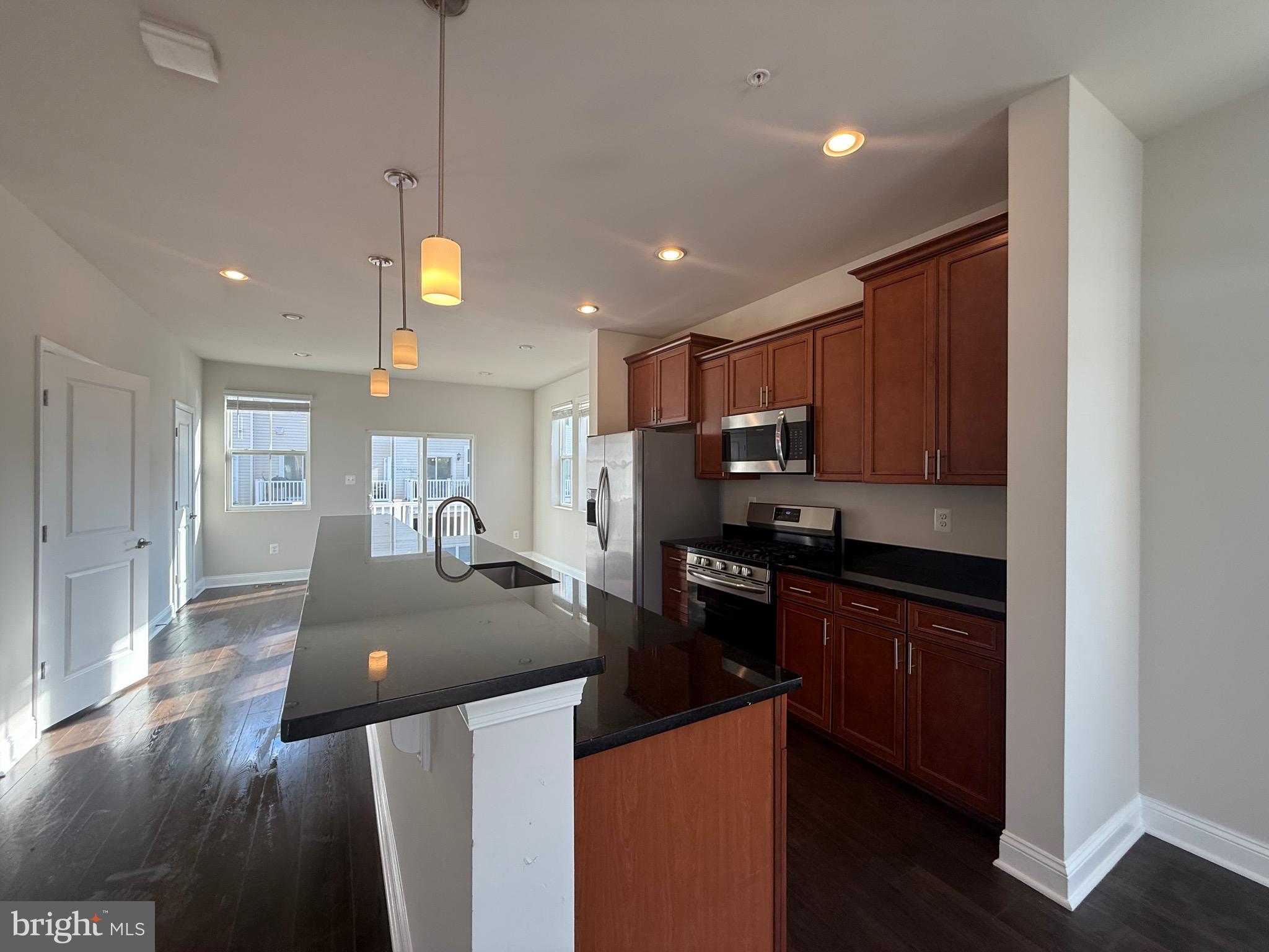 OXFORD SQUARE - Residential