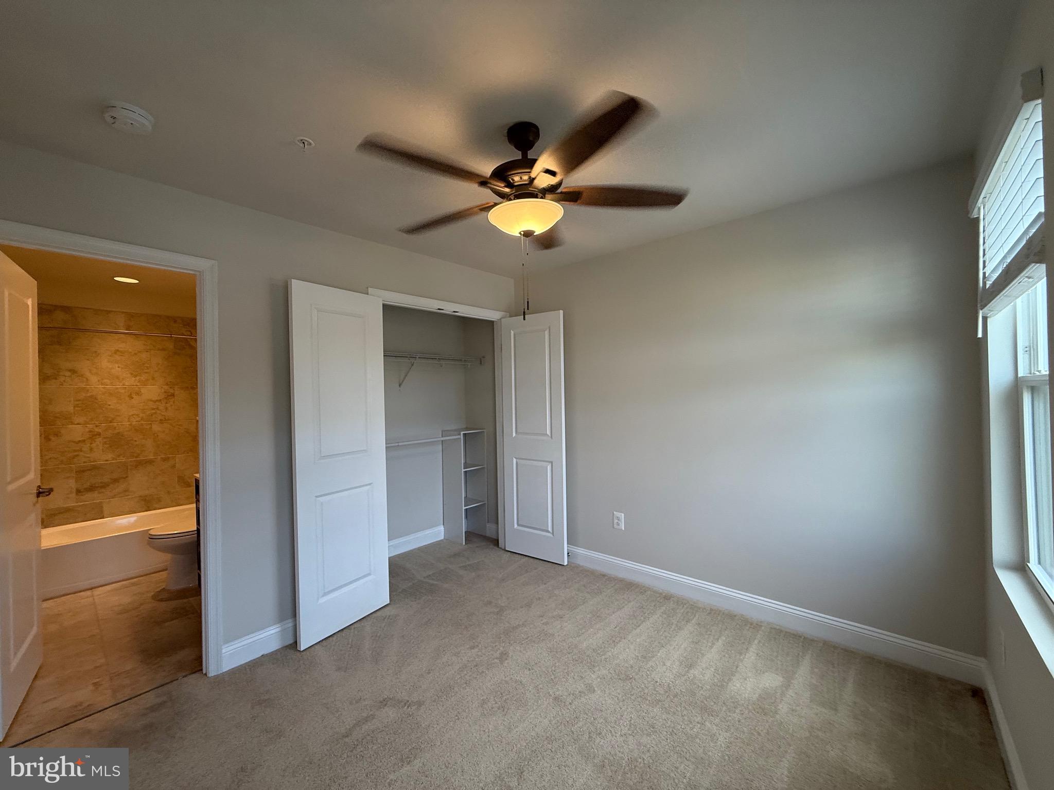 OXFORD SQUARE - Residential