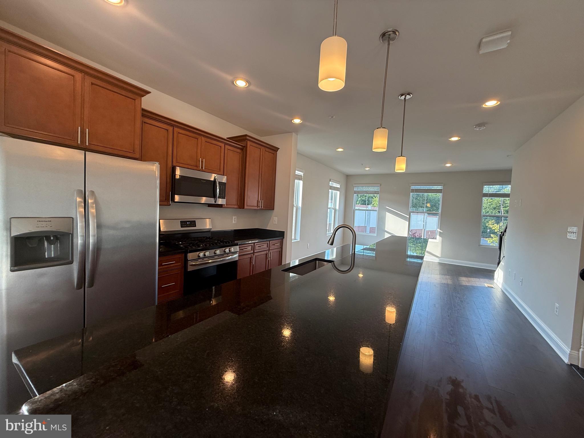 OXFORD SQUARE - Residential