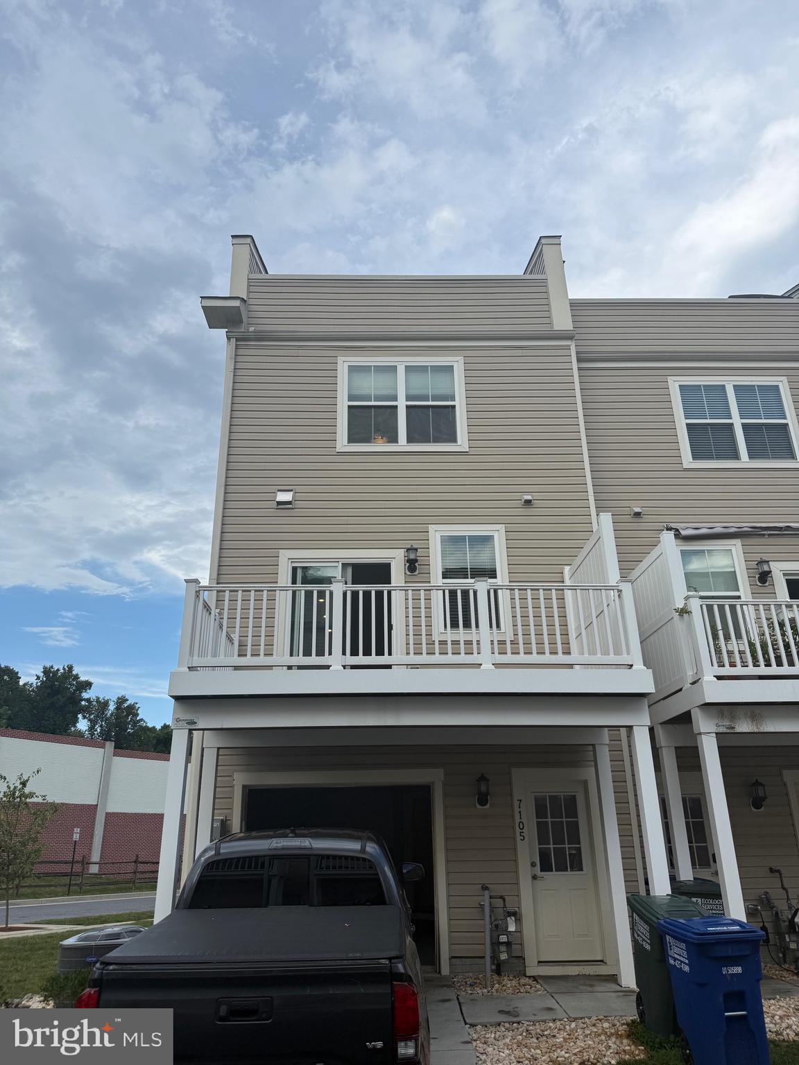 OXFORD SQUARE - Residential