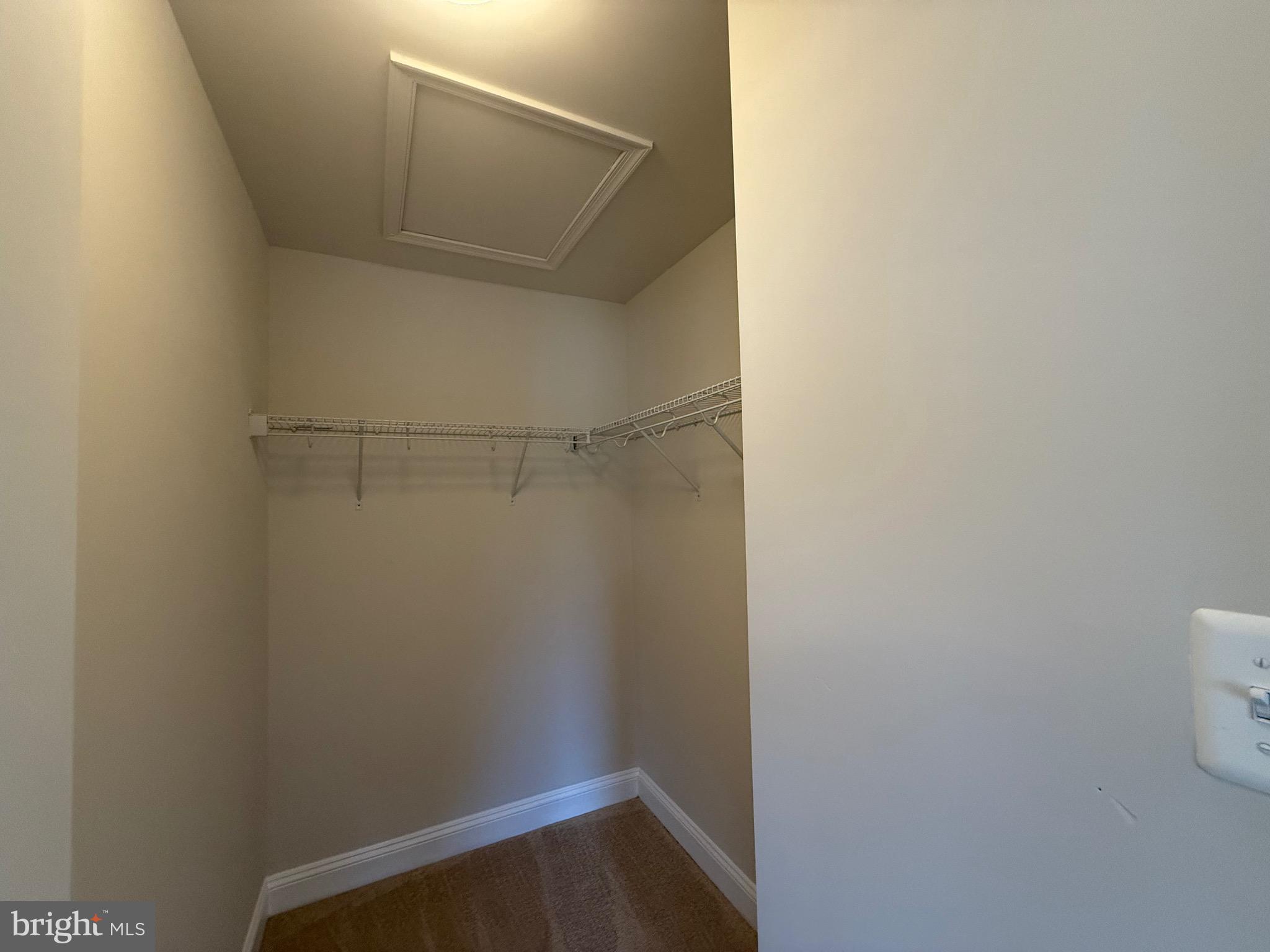 OXFORD SQUARE - Residential