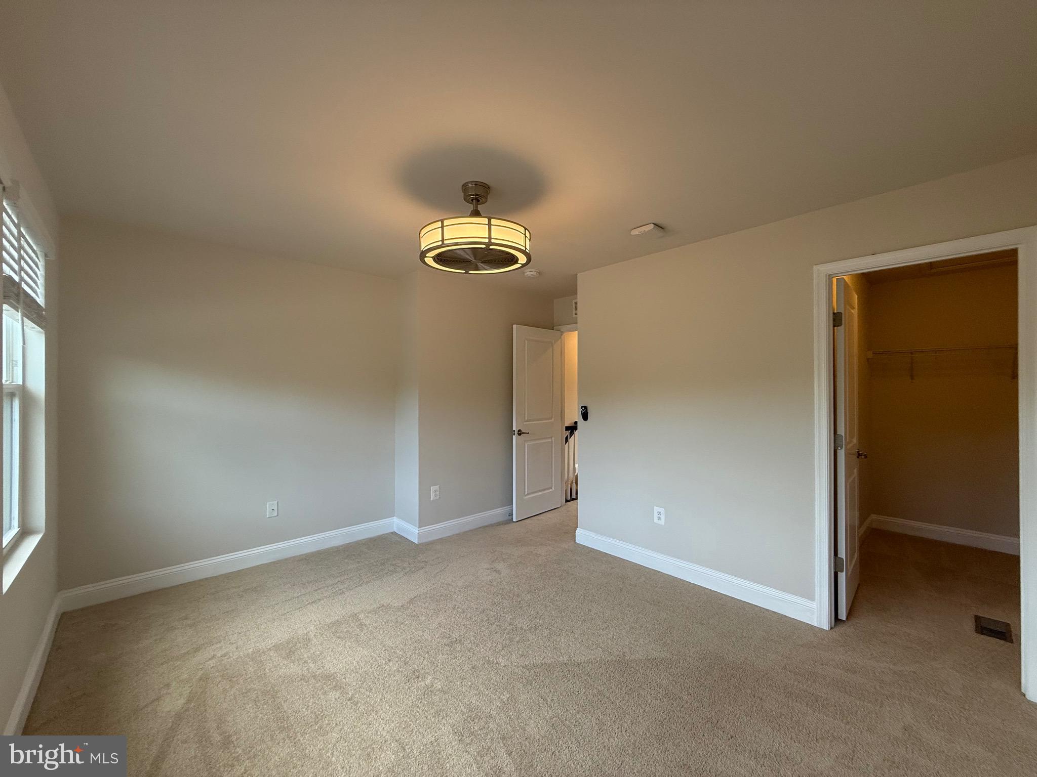 OXFORD SQUARE - Residential