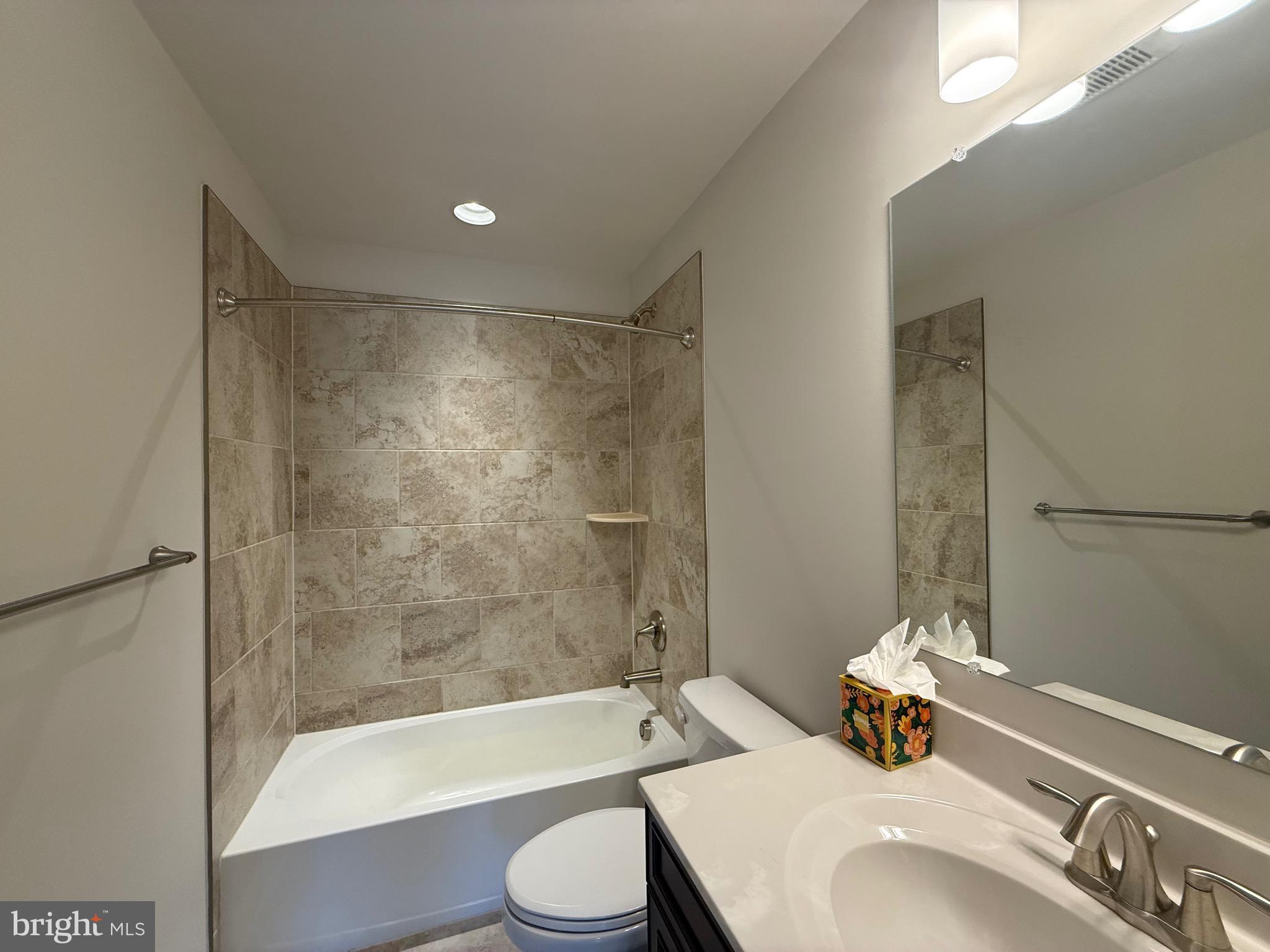 OXFORD SQUARE - Residential