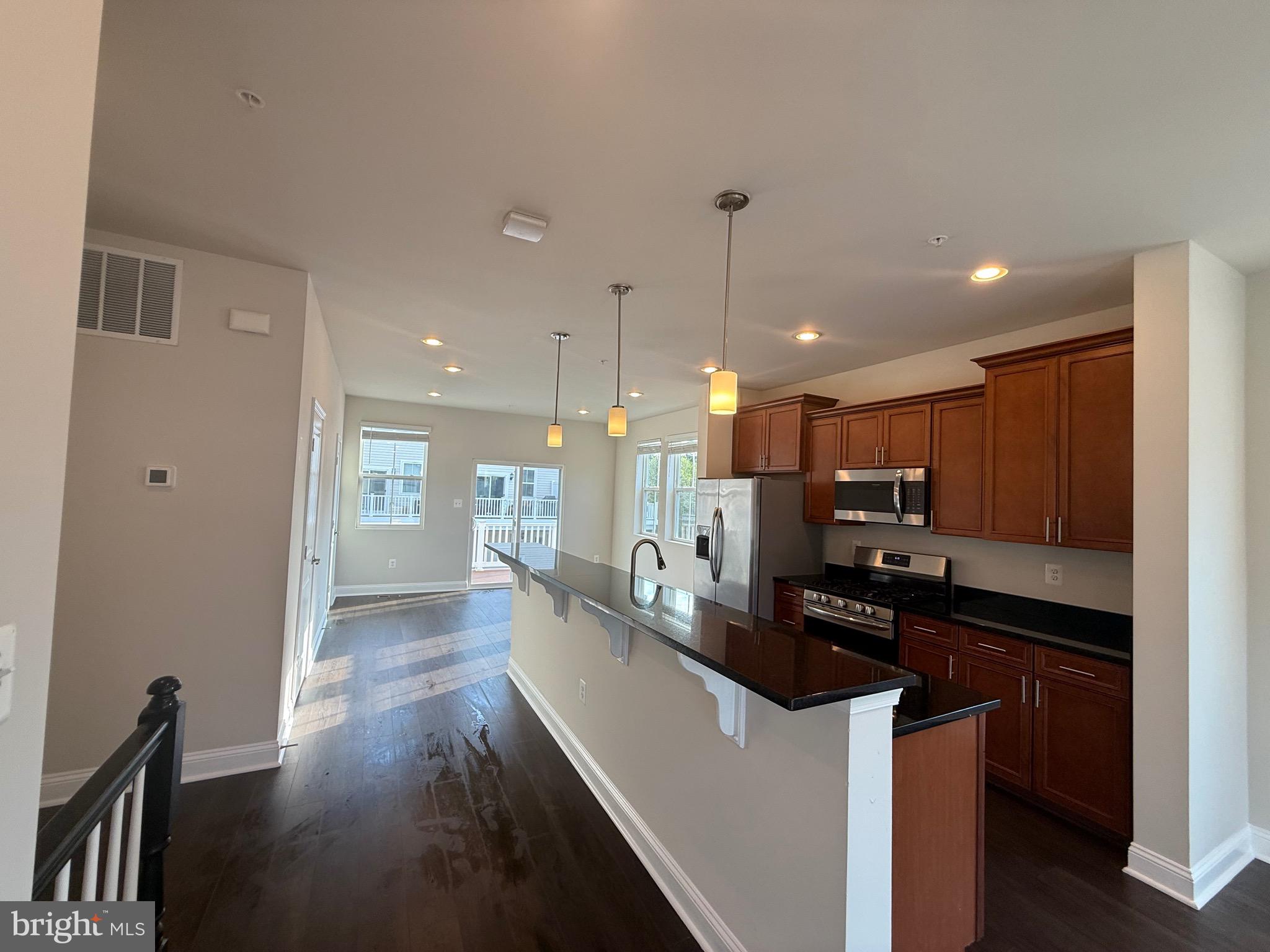 OXFORD SQUARE - Residential