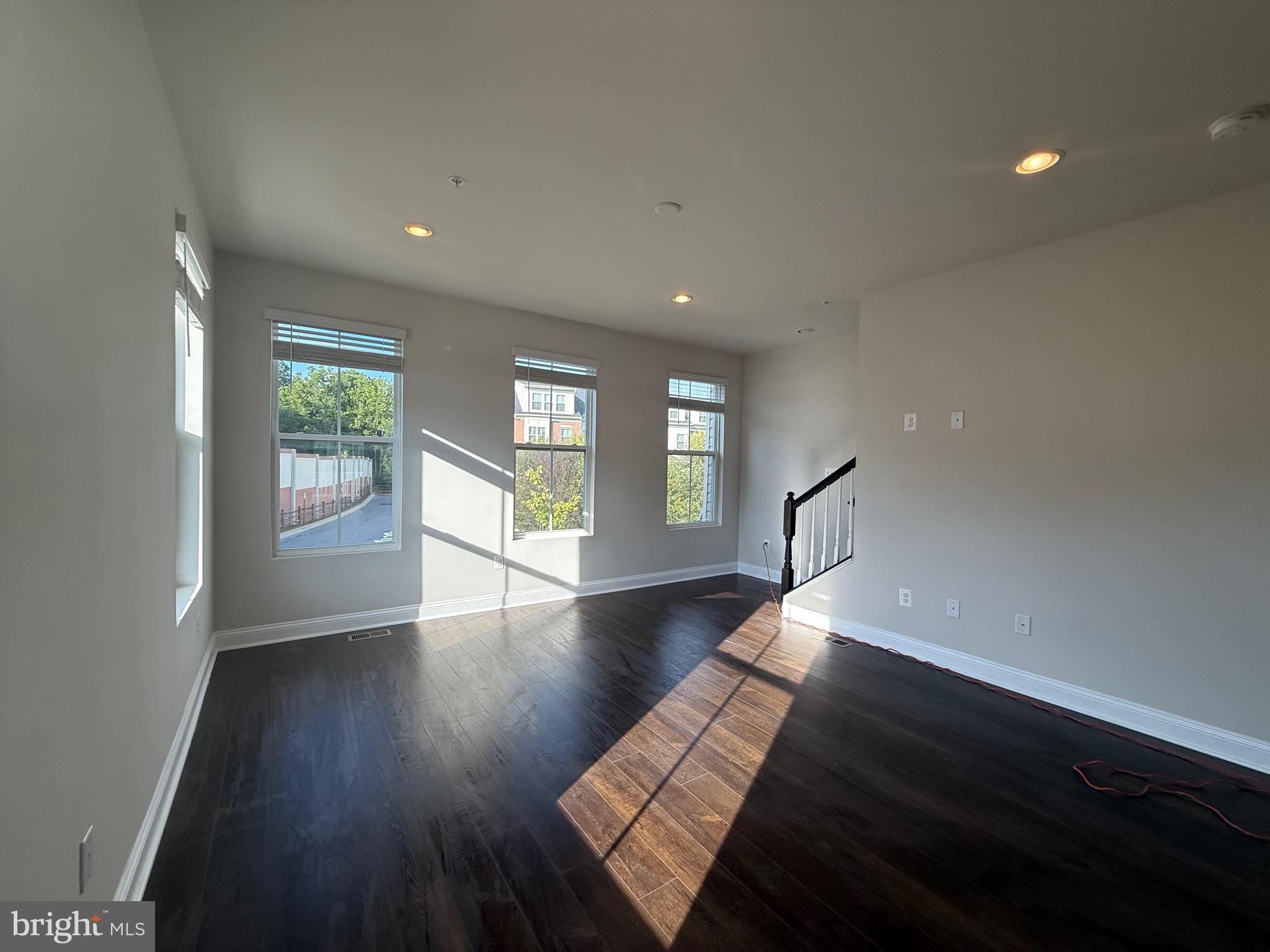 OXFORD SQUARE - Residential