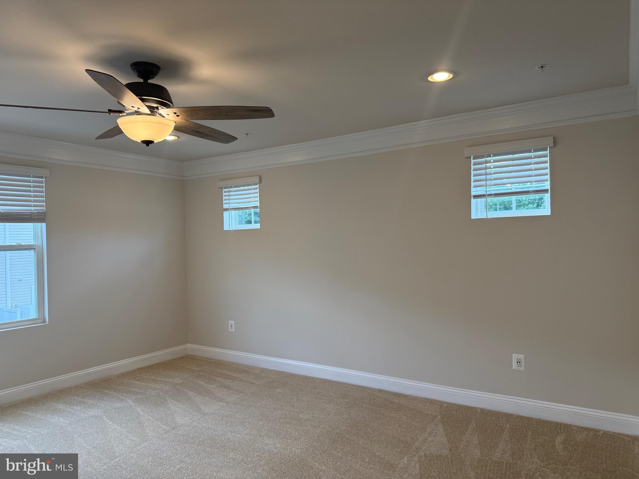 OXFORD SQUARE - Residential