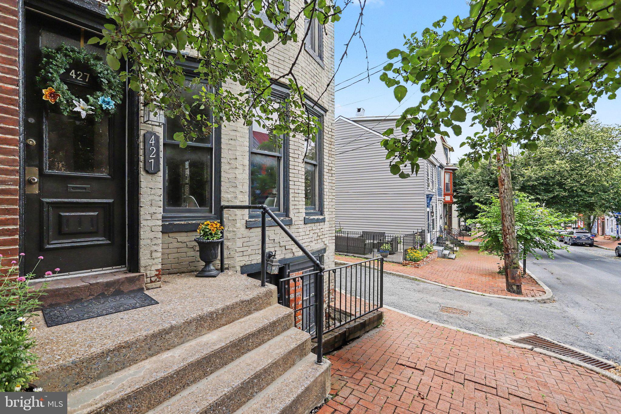 427 BOAS STREET