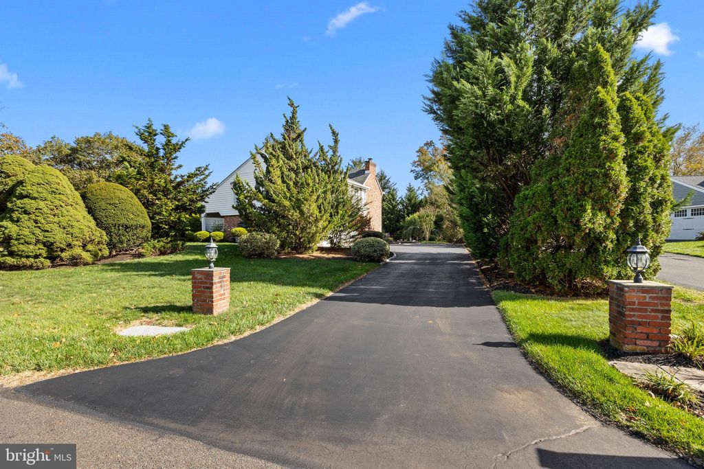 Photo of 17 Averstone Drive E, WASHINGTON CROSSING, PA 18977 (MLS # PABU2108132)