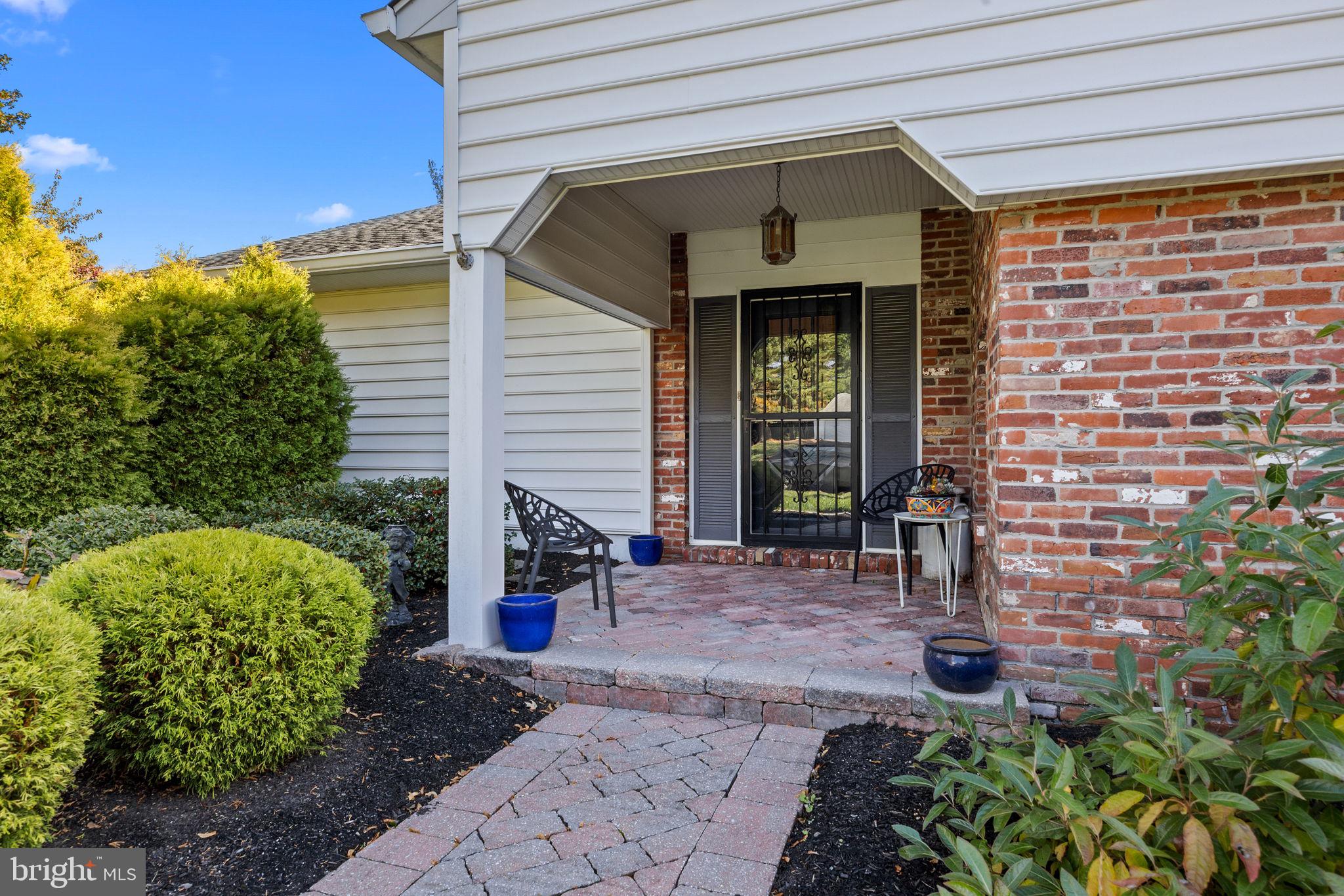 17 AVERSTONE DRIVE E