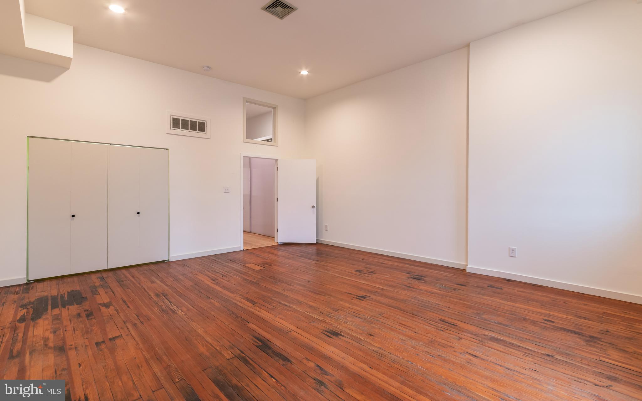 EAST PASSYUNK CROSSING - Residential Lease