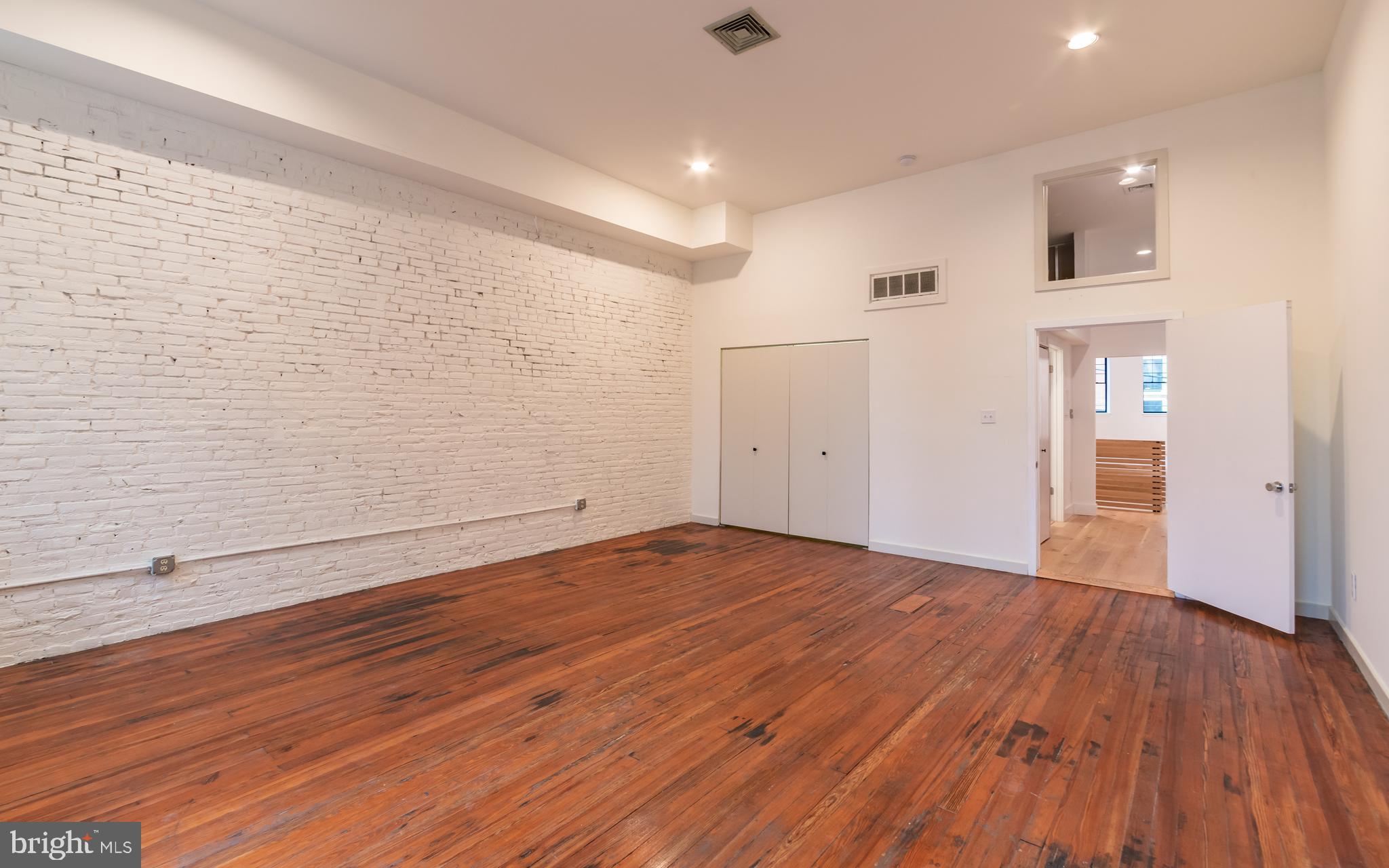 EAST PASSYUNK CROSSING - Residential Lease