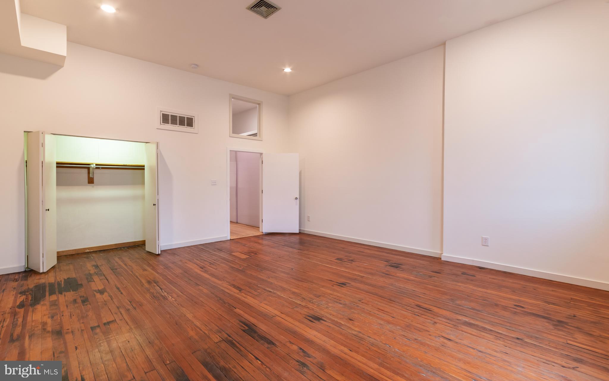 EAST PASSYUNK CROSSING - Residential Lease