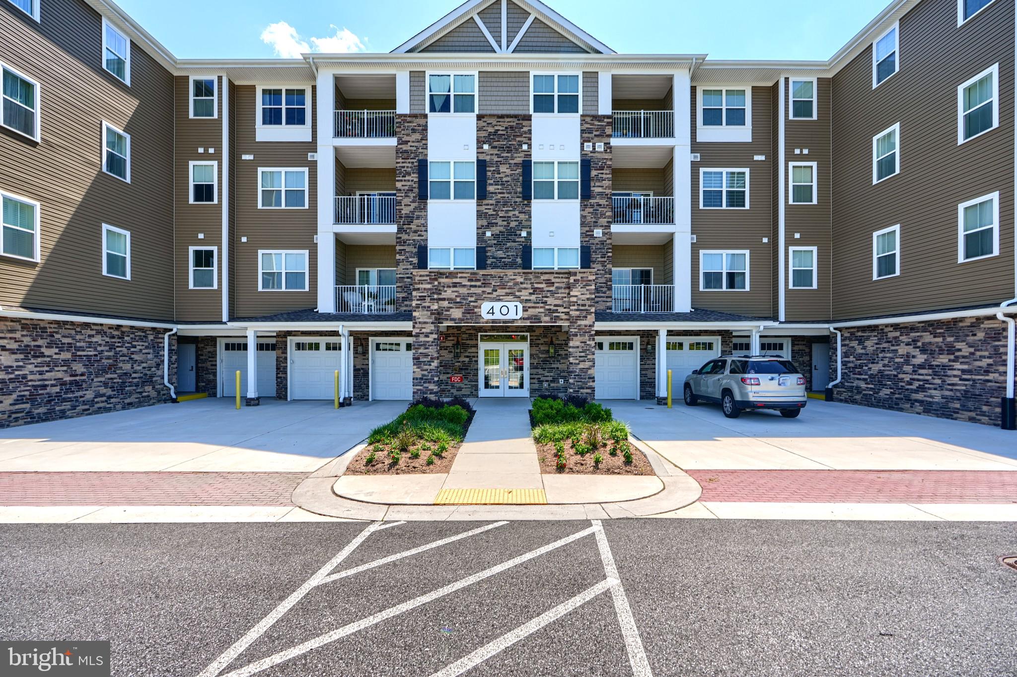 401 BOLD RULER COURT 403