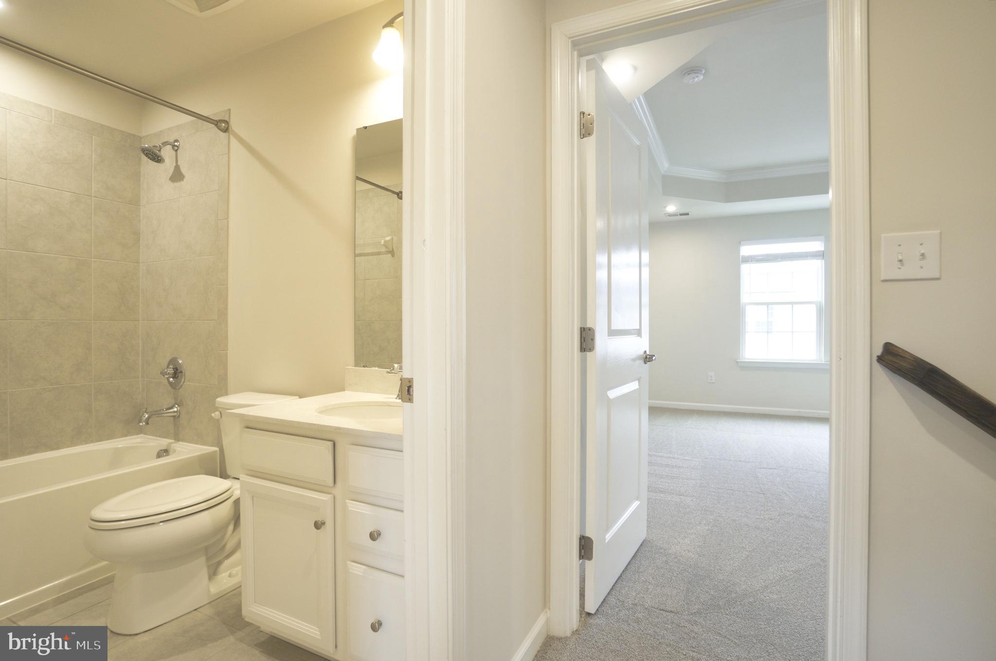 ANDALE GREEN - Residential Lease