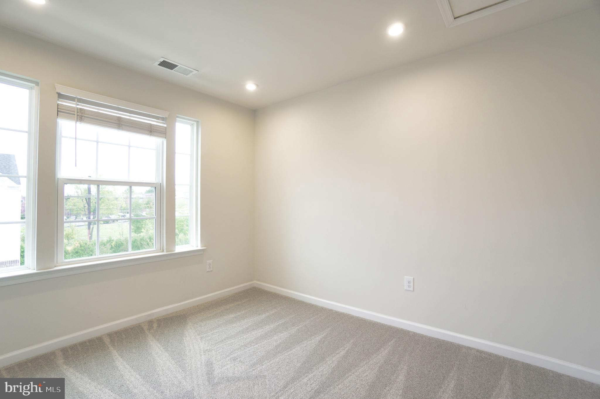 ANDALE GREEN - Residential Lease