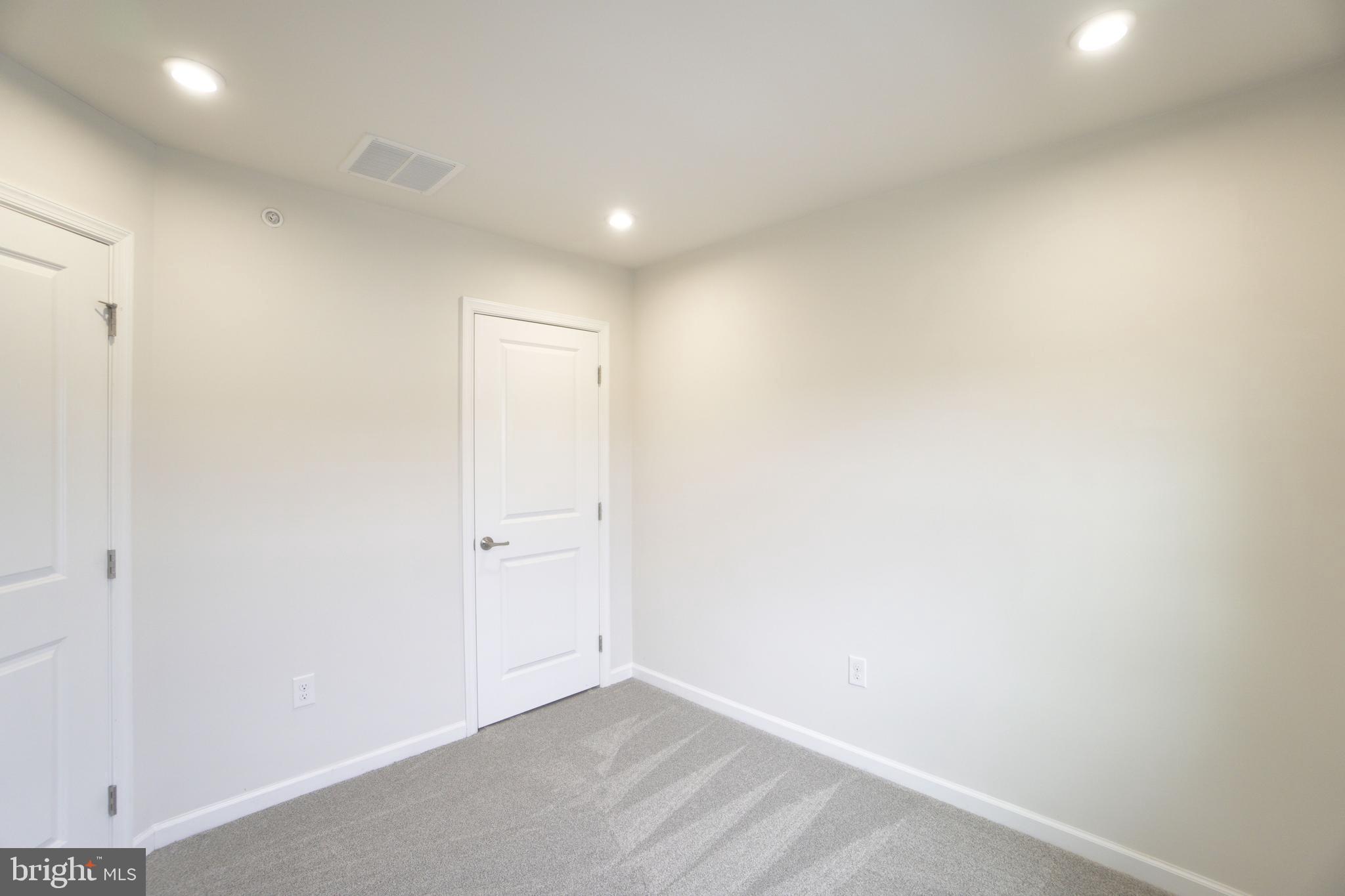 ANDALE GREEN - Residential Lease