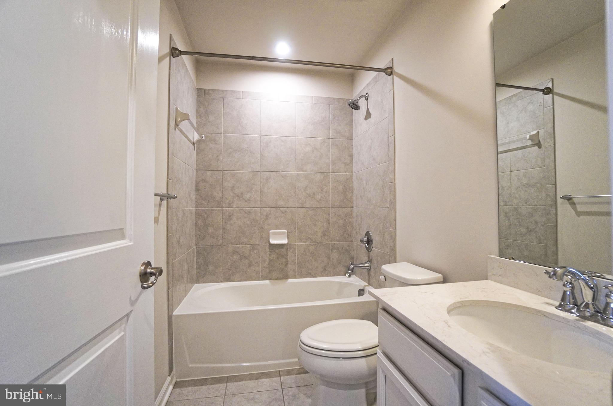 ANDALE GREEN - Residential Lease