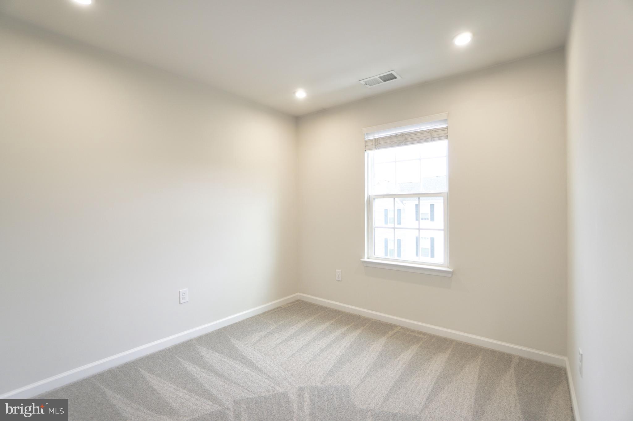 ANDALE GREEN - Residential Lease