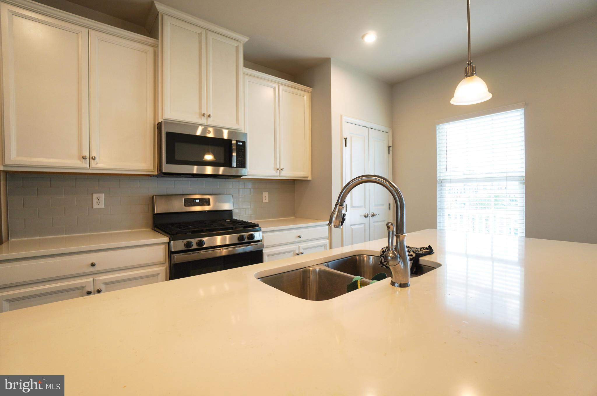 ANDALE GREEN - Residential Lease