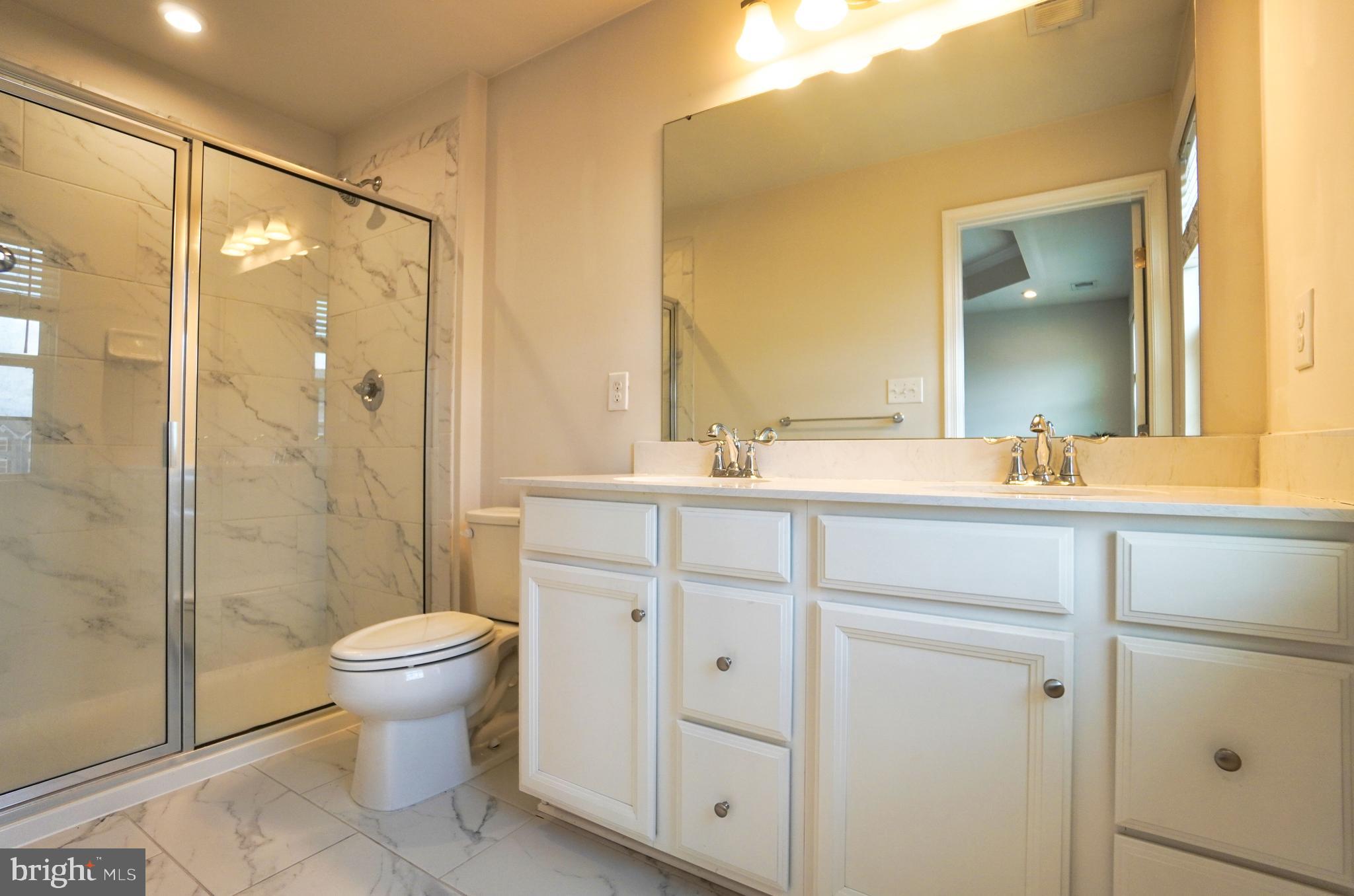 ANDALE GREEN - Residential Lease