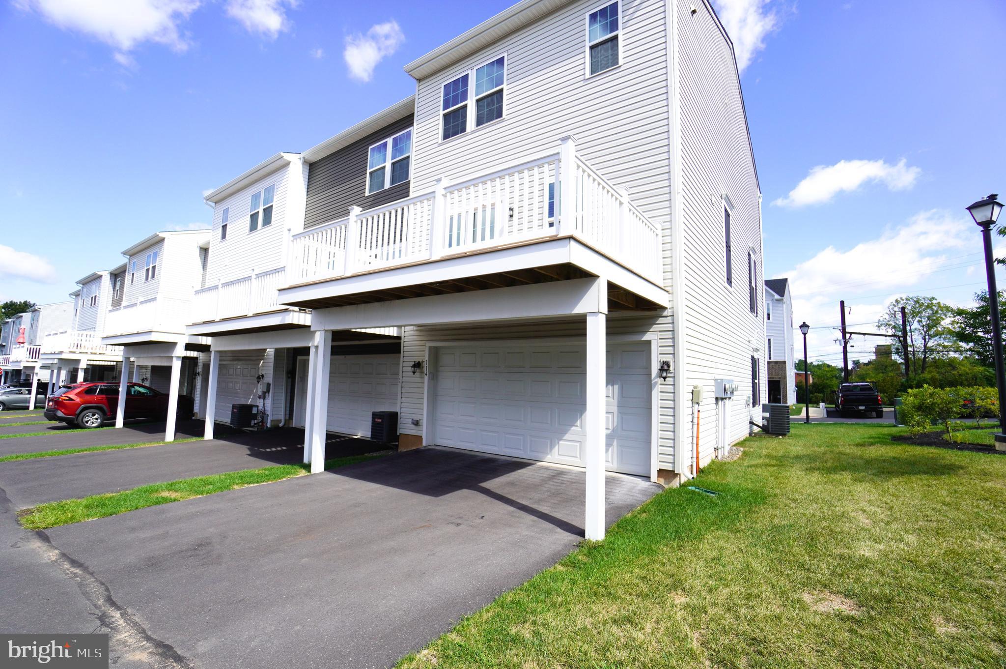 ANDALE GREEN - Residential Lease