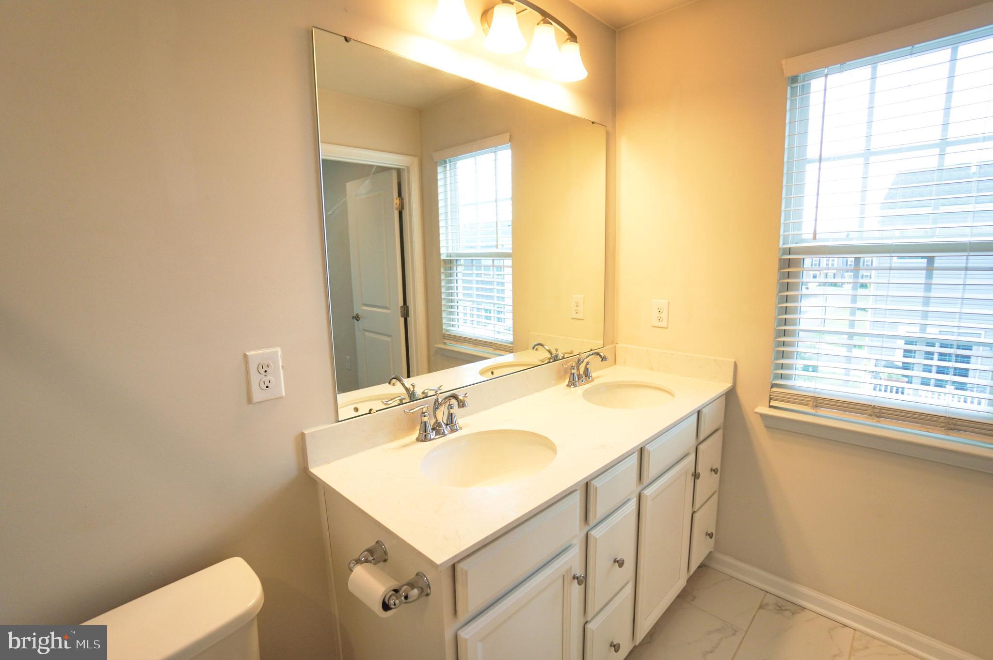 ANDALE GREEN - Residential Lease