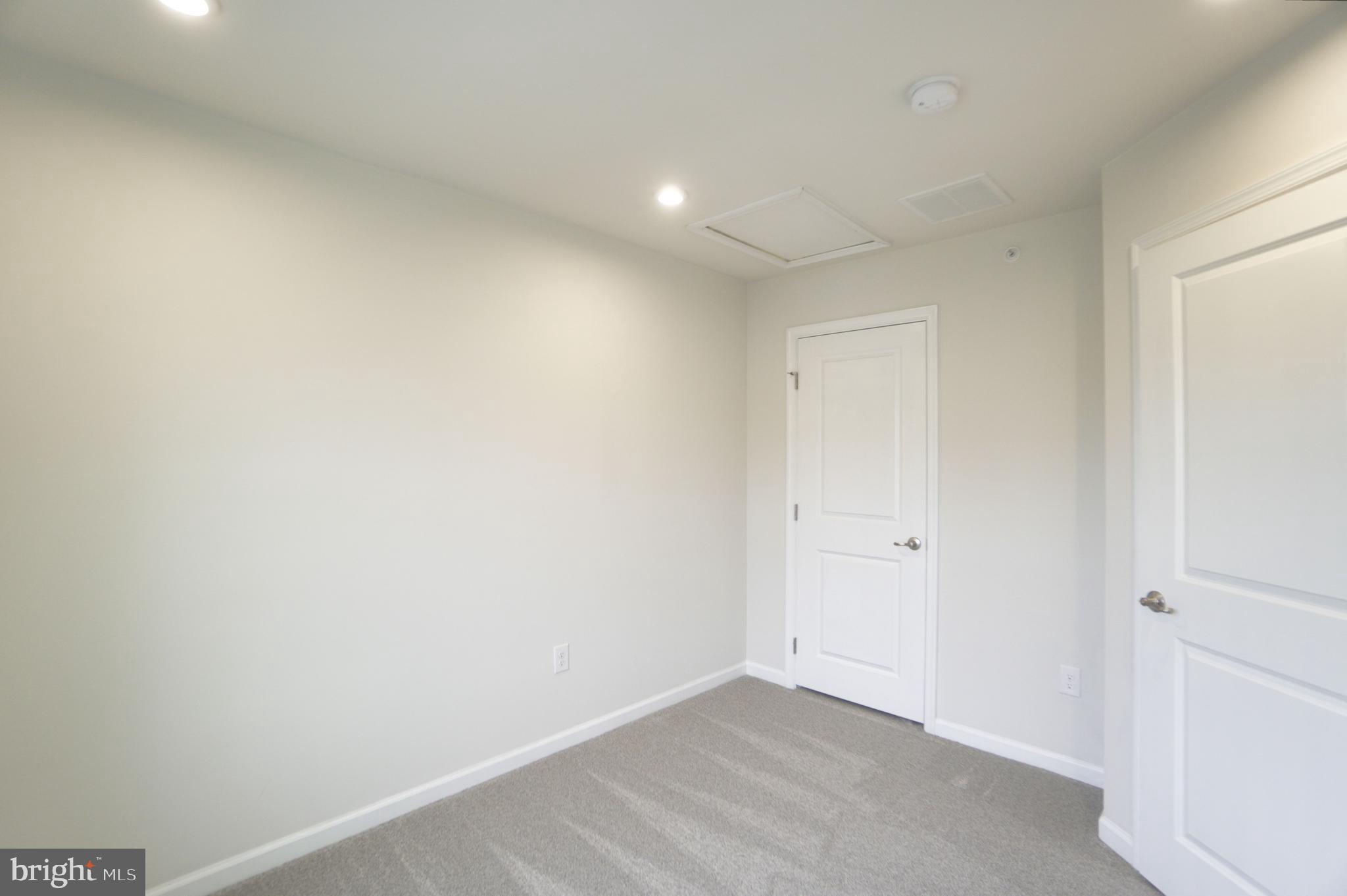 ANDALE GREEN - Residential Lease