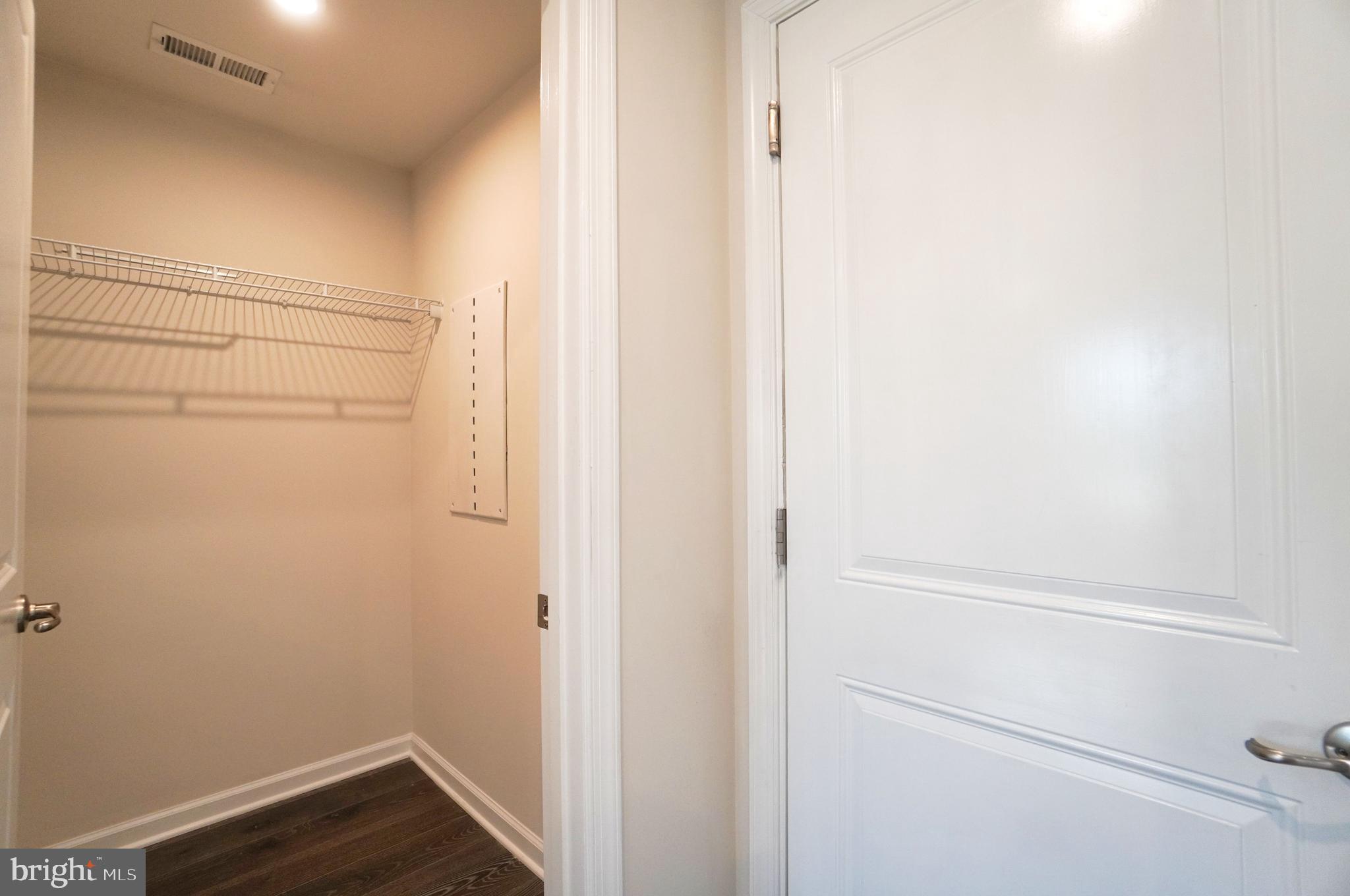 ANDALE GREEN - Residential Lease