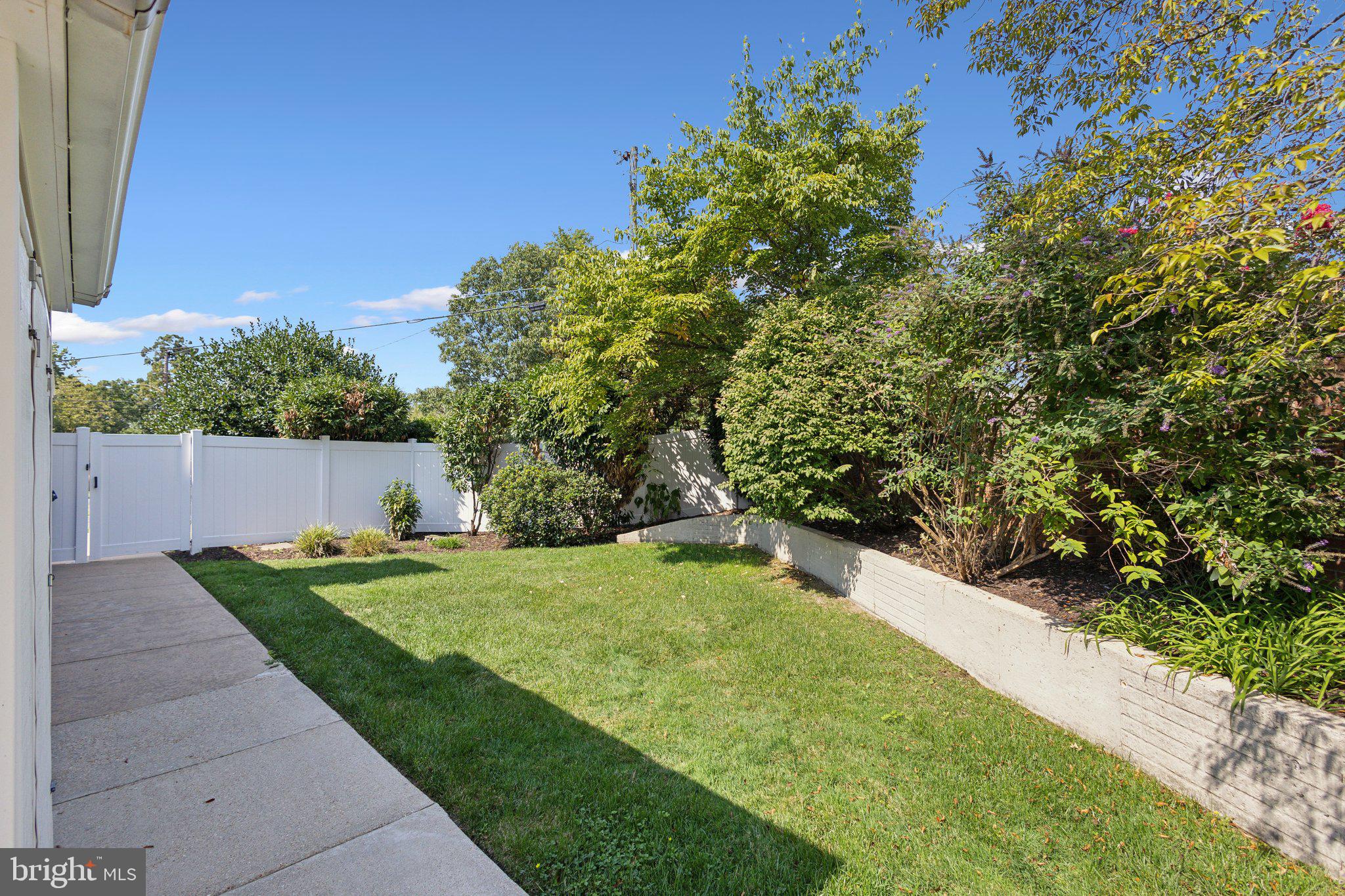 FAIRFAX HOMES - Residential