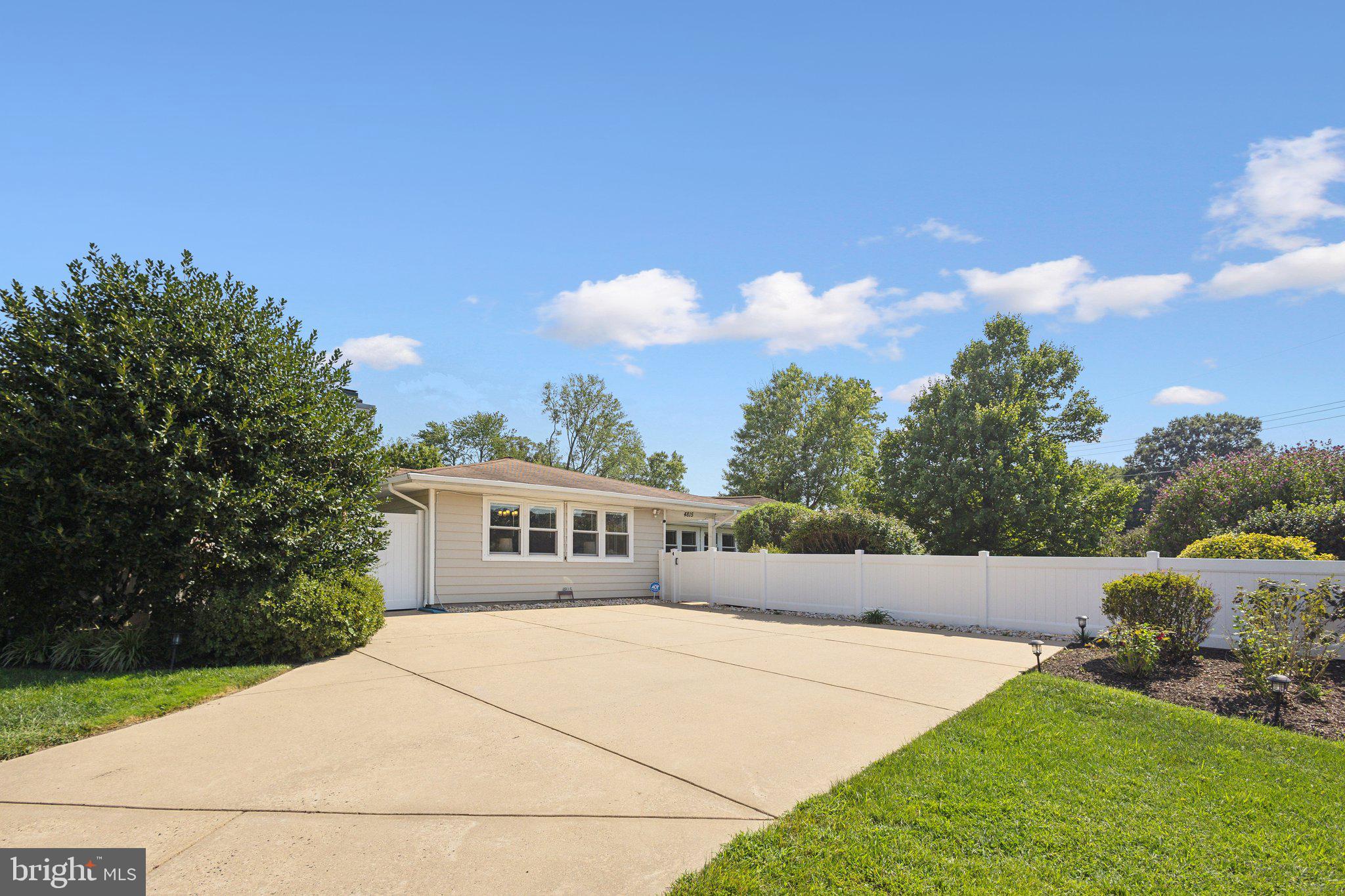 FAIRFAX HOMES - Residential