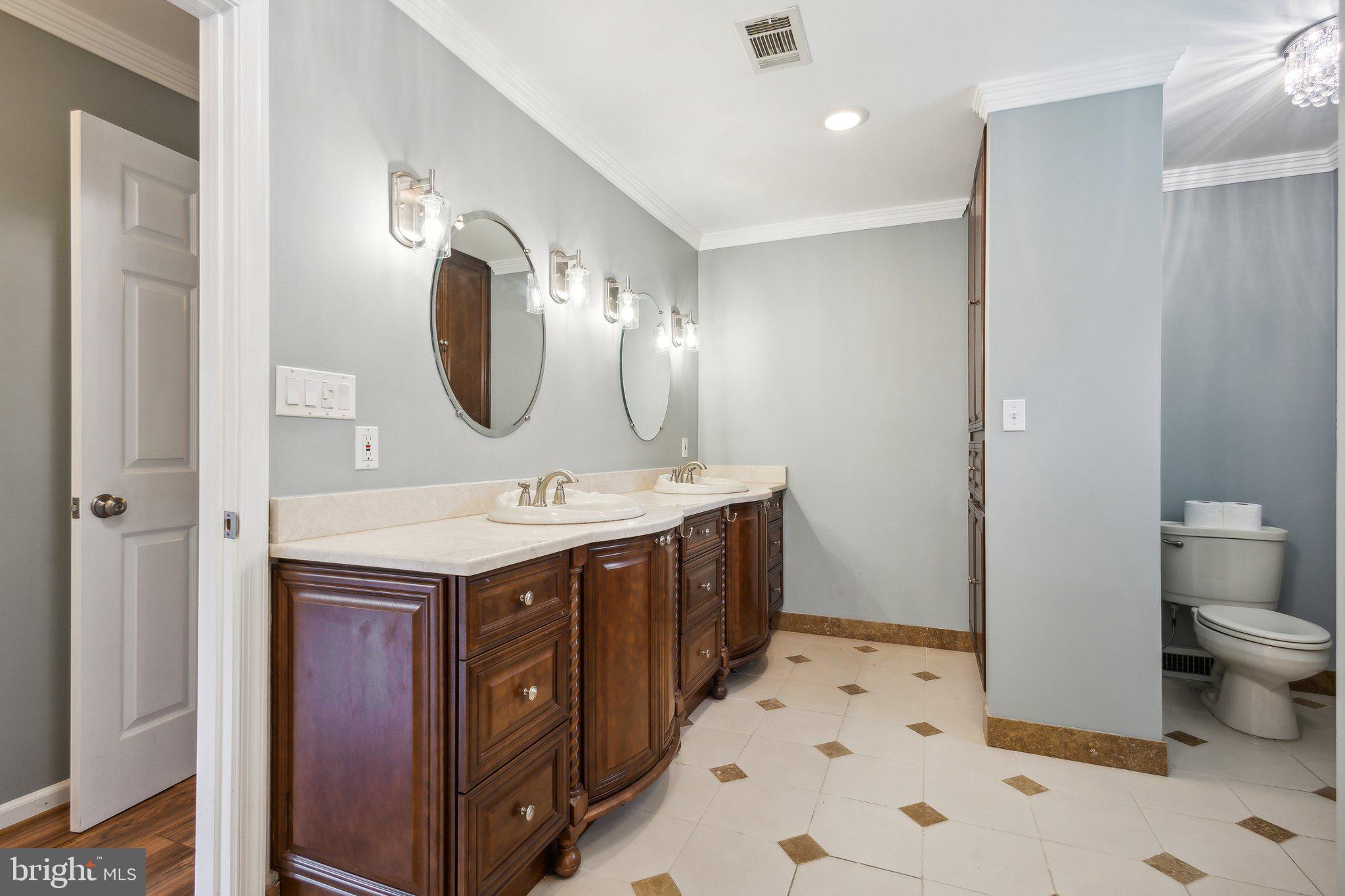 FAIRFAX HOMES - Residential