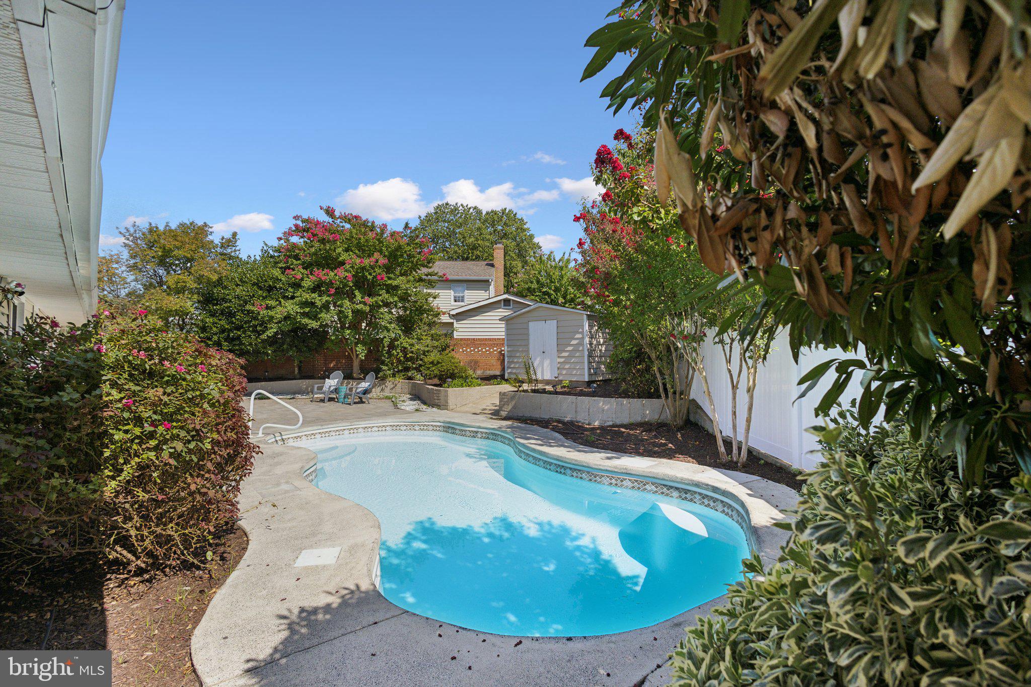 FAIRFAX HOMES - Residential