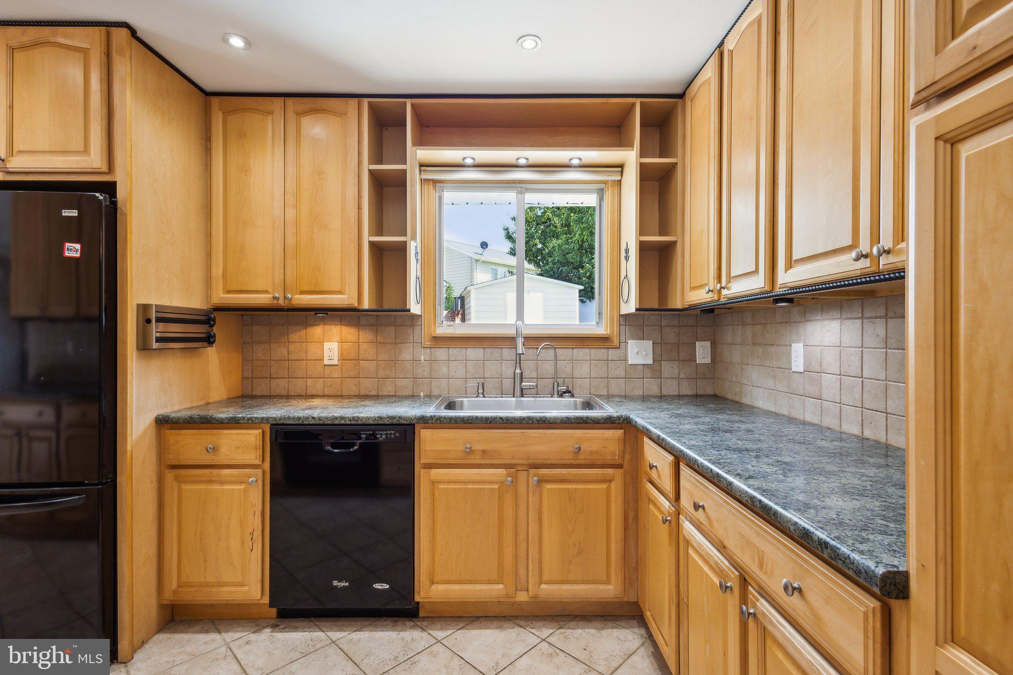 FAIRFAX HOMES - Residential