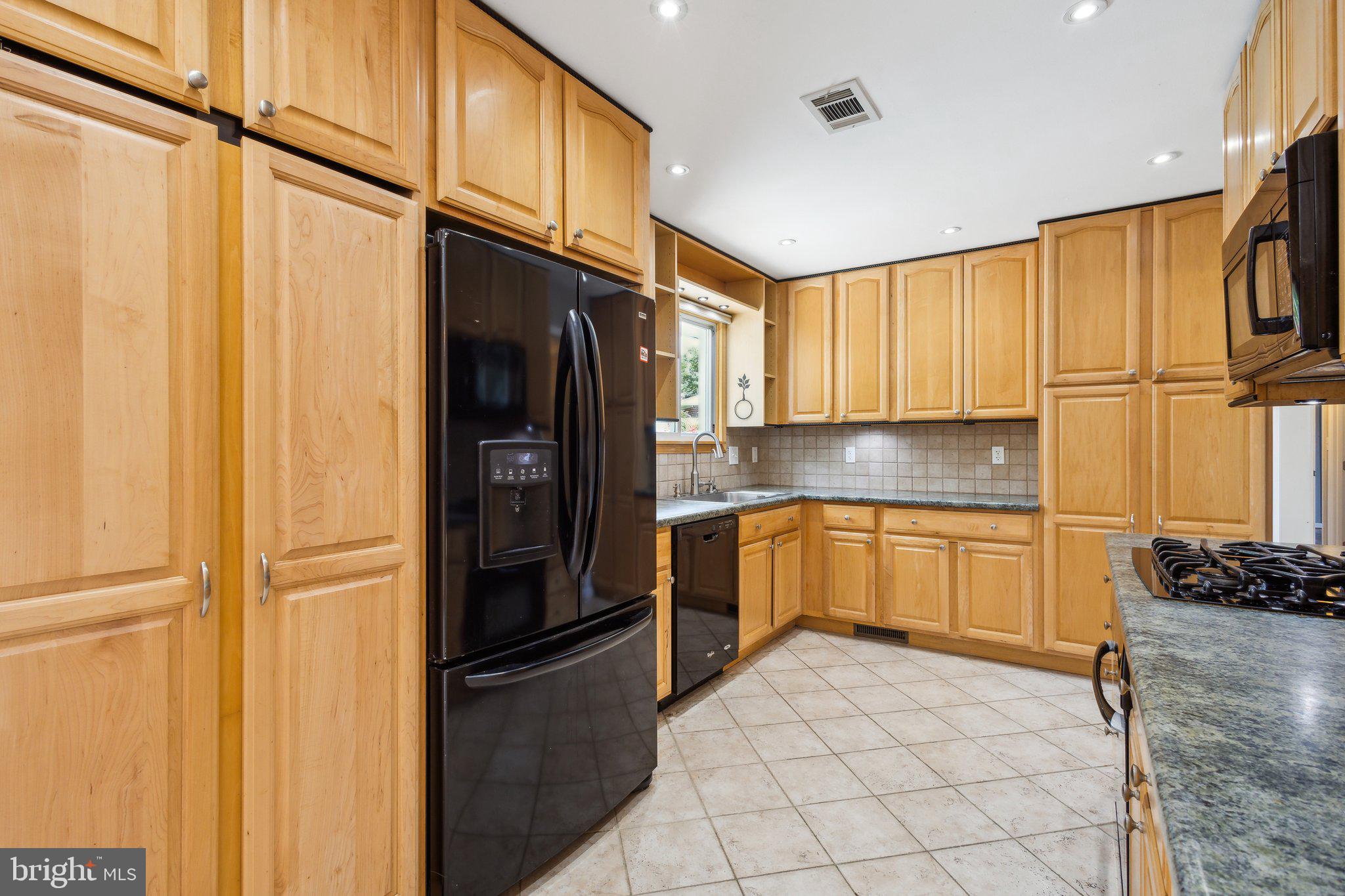 FAIRFAX HOMES - Residential