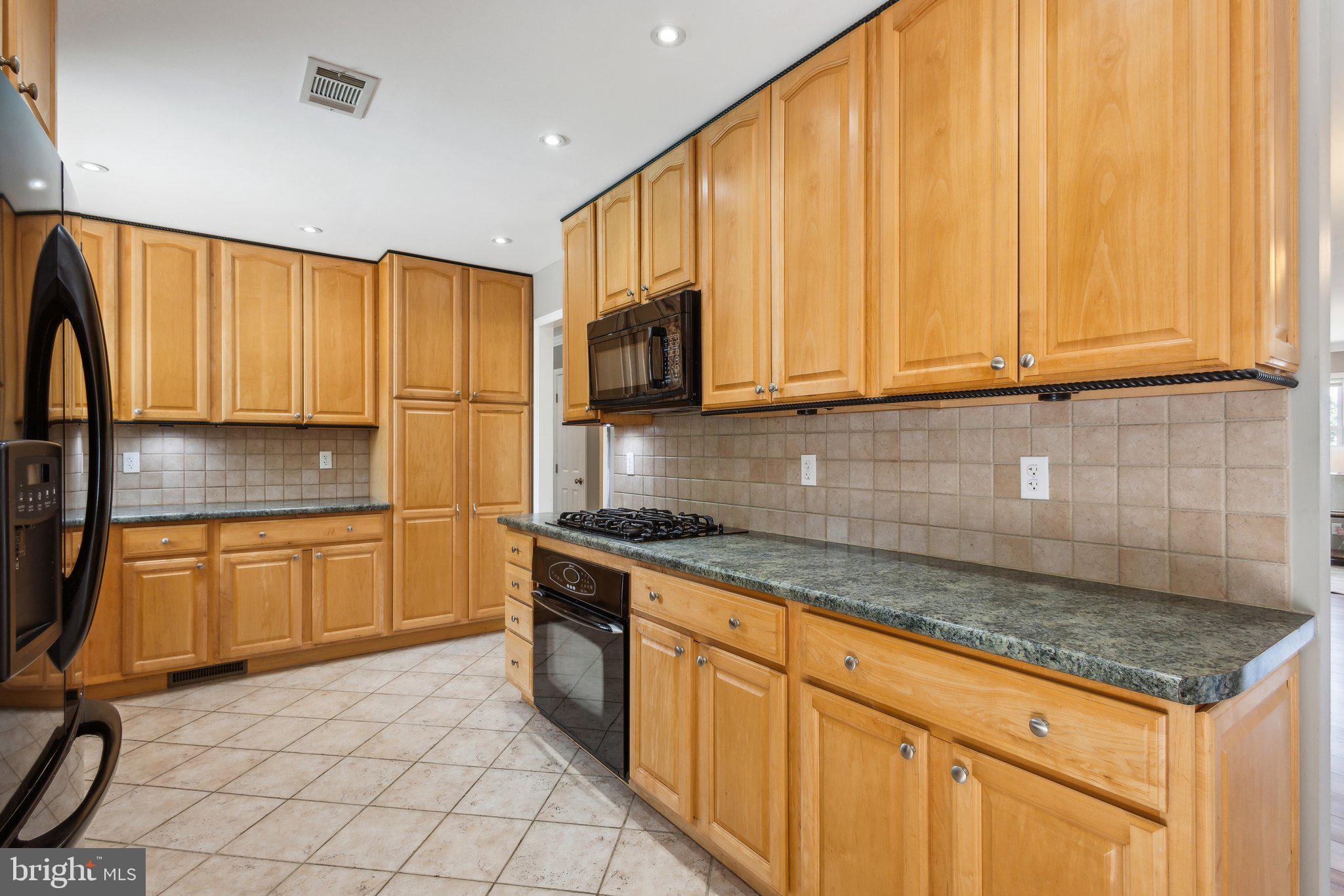 FAIRFAX HOMES - Residential