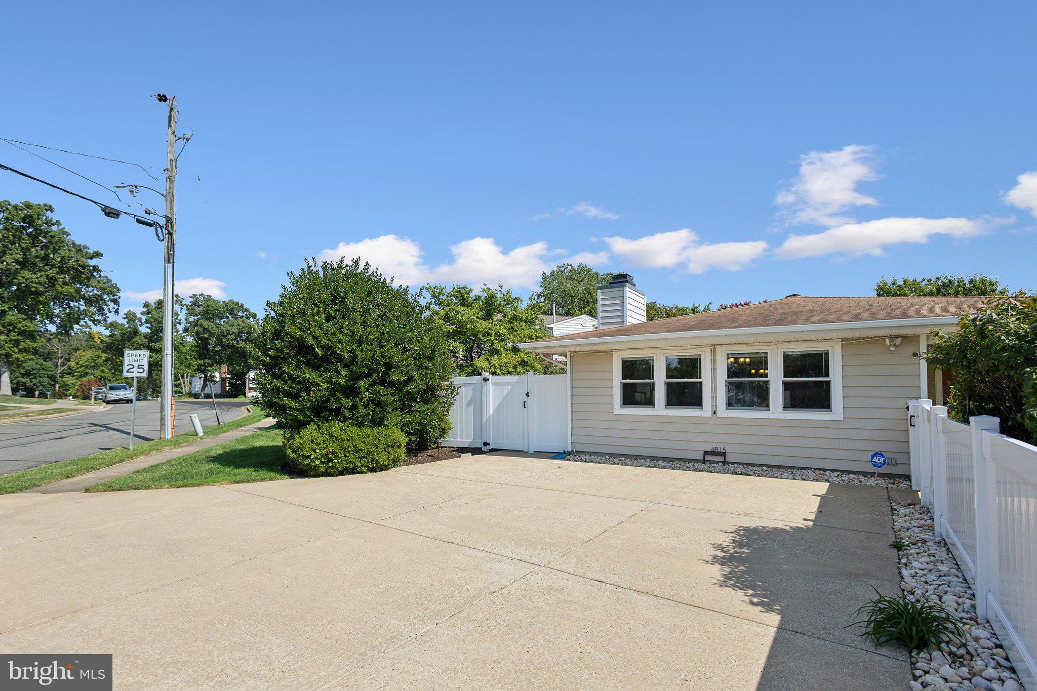 FAIRFAX HOMES - Residential