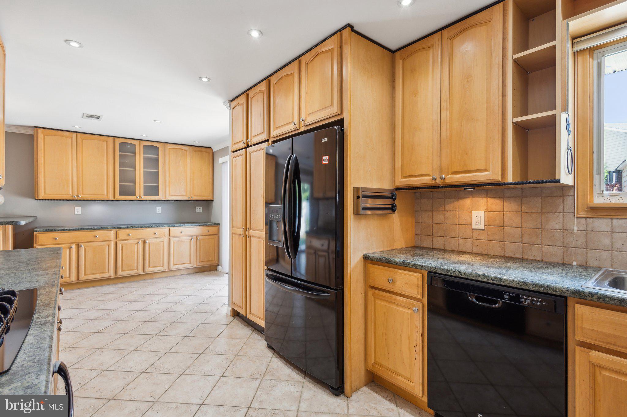 FAIRFAX HOMES - Residential