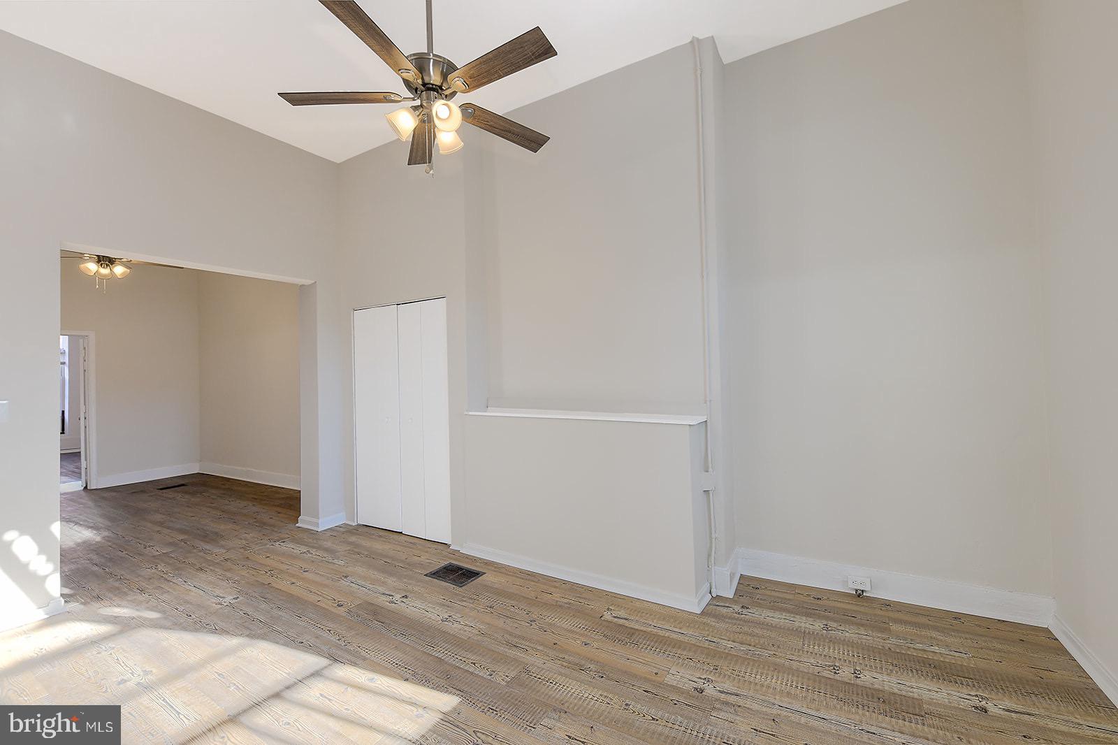 UNION SQUARE - Residential Income